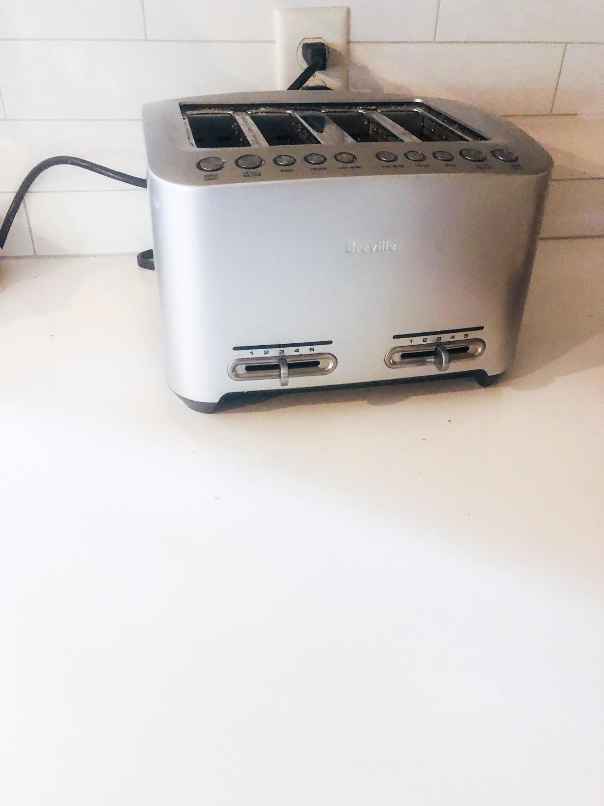 Breville BTA840XL Die-Cast Smart Toaster, 4 Slice, Brushed Stainless Steel Customer Review Breville BTA840XL Die-Cast Smart Toaster, 4 Slice, Brushed Stainless Steel - Customer Photo 2