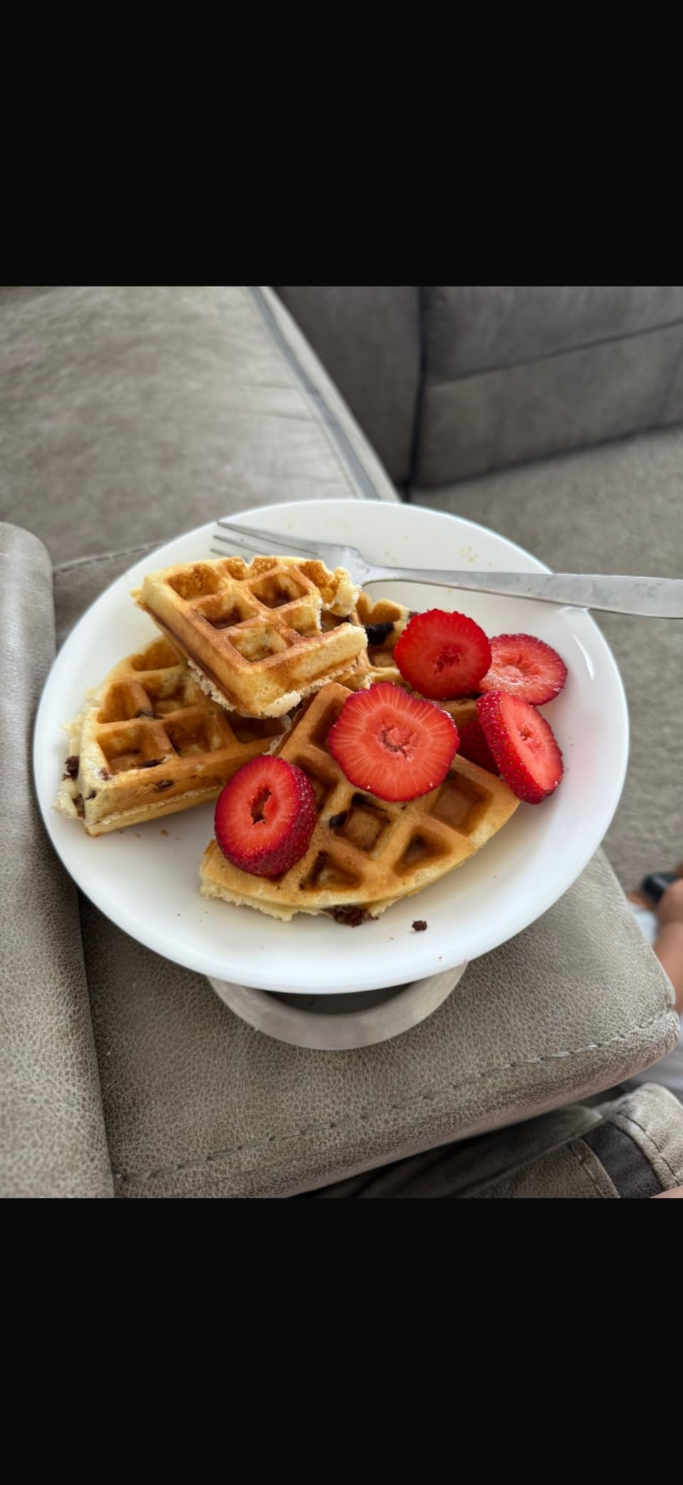 bella Classic Rotating Belgian Waffle Maker with Nonstick Plates, Removable Drip Tray, Adjustable Browning Control and Cool Touch Handles, Black Customer Review bella Classic Rotating Belgian Waffle Maker with Nonstick Plates, Removable Drip Tray, Adjustable Browning Control and Cool Touch Handles, Black - Customer Photo 2