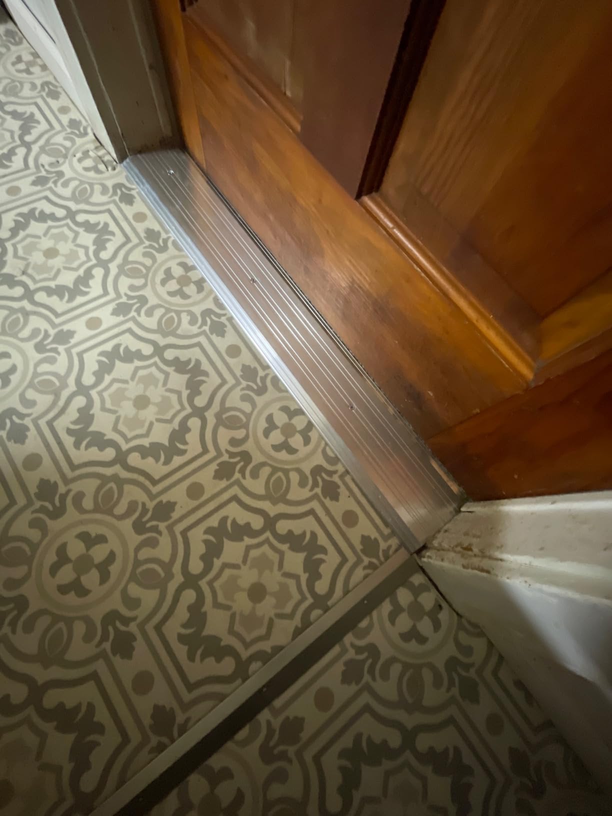 M-D Building Products 68361 Sturdy Aluminum Fluted Saddle Threshold, Mill Finish: Stylish Doorway Transition Draft Protection (1/4-Inch by 4-Inch - 36-Inch) TH041 customer photo 1