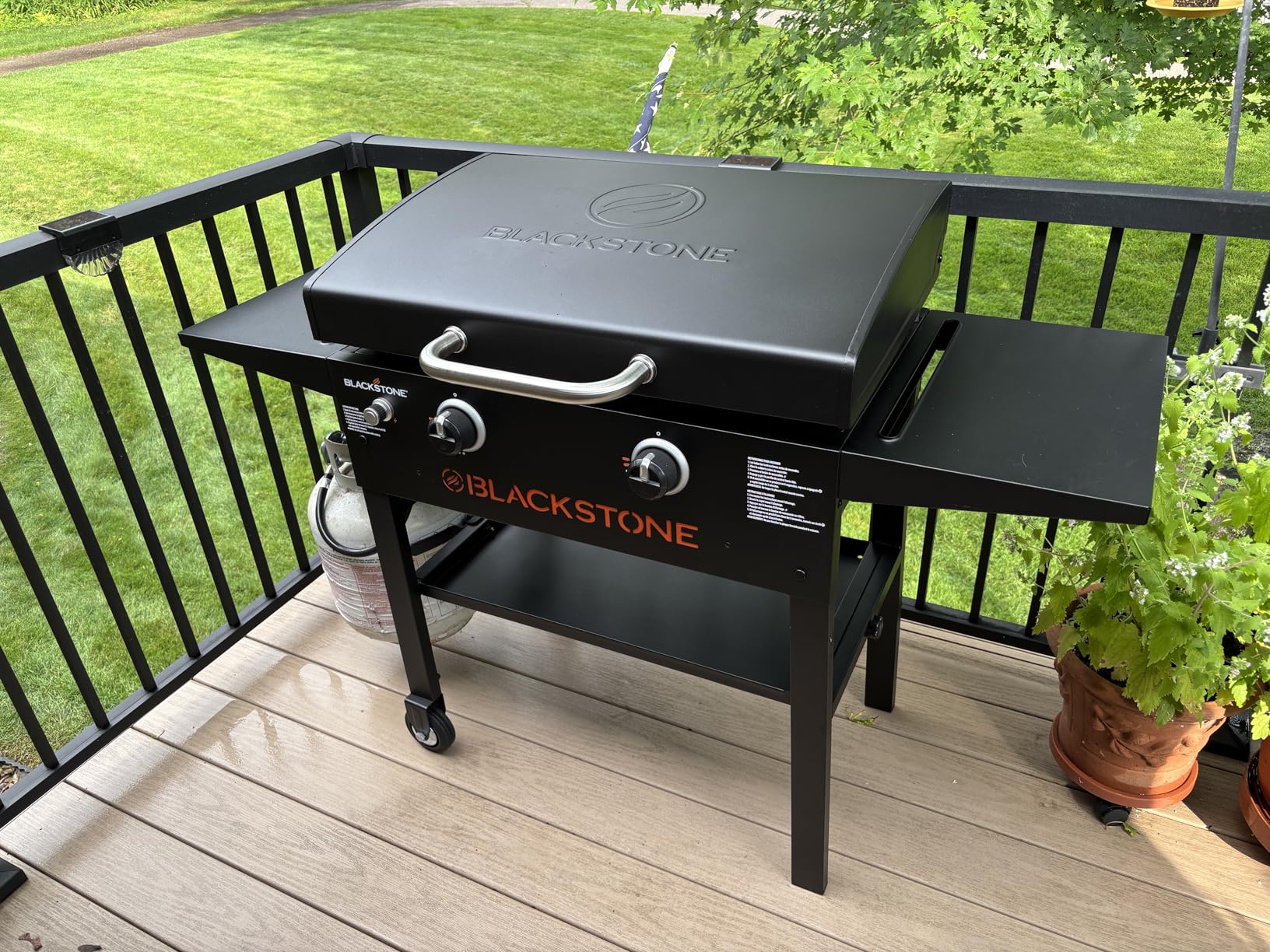 Blackstone Flat Top Gas Grill Griddle 2 Burner Propane Fuelled Rear Grease Management System, 1517, Outdoor Griddle Station for Camping, 28 inch customer photo 1