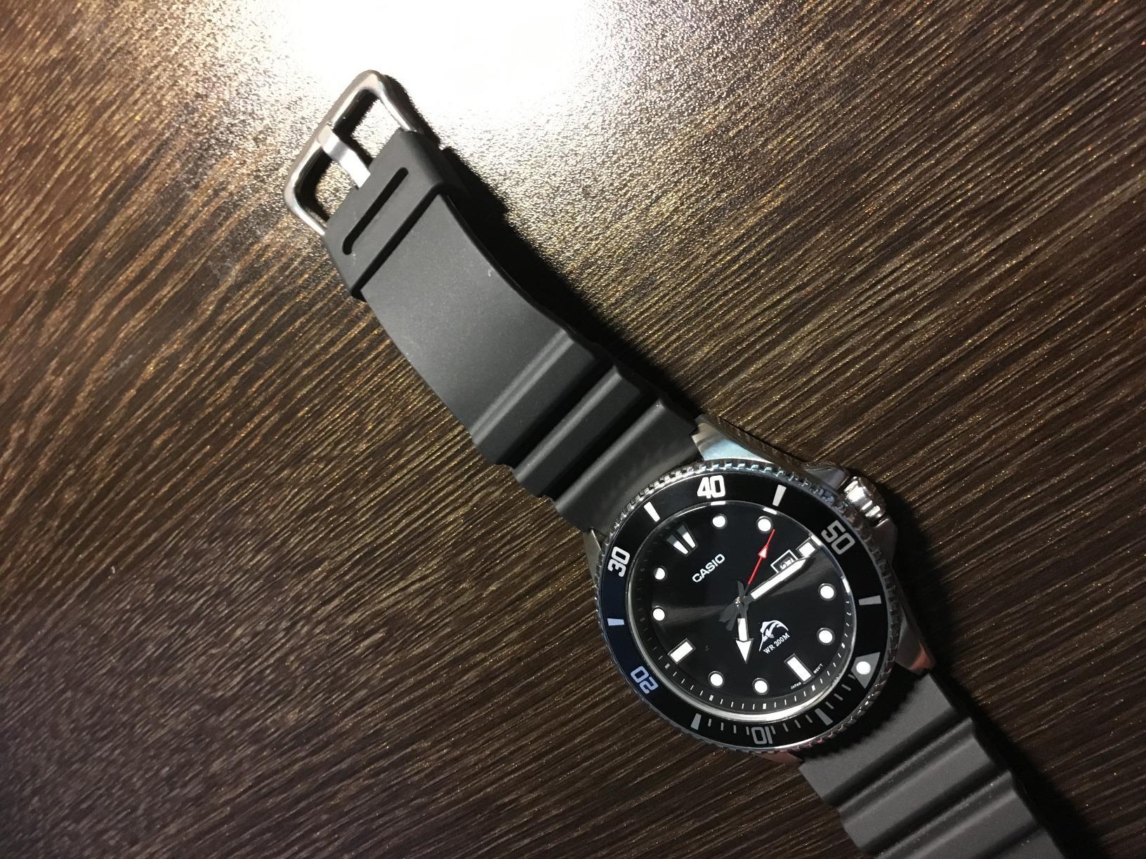 Casio MDV106 Series | Unisex Analog Watch | 200M WR | Stainless Steel Case | Resin Band | 2 Hand Analog (HR, Min, SEC) | Date Display | Screw Down Crown/Screw Down Caseback | 3 Year Battery - Customer Photo 2