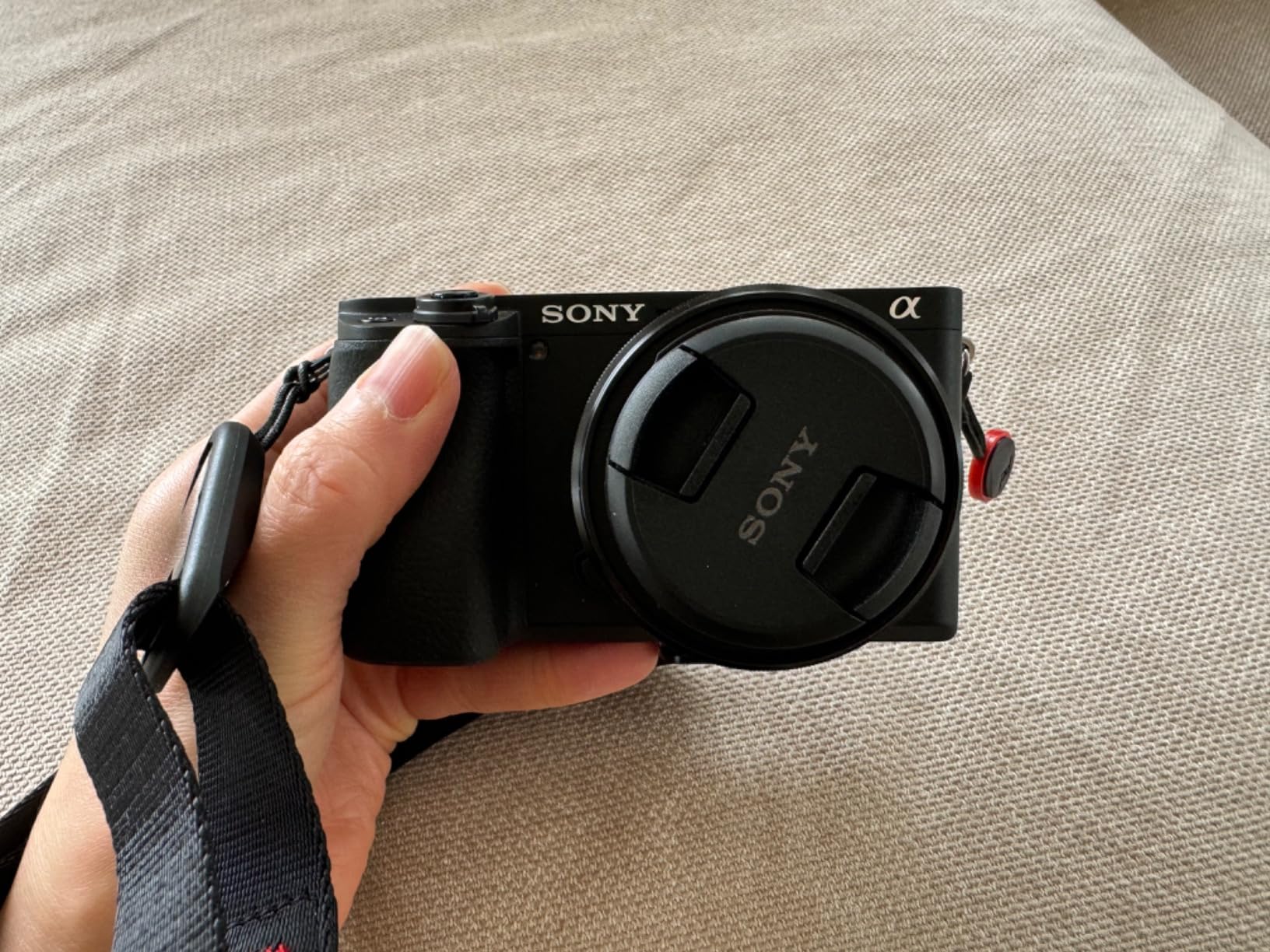 Sony SEL-20F28 E-Mount 20mm F2.8 Prime Fixed Lens Customer Review Sony SEL-20F28 E-Mount 20mm F2.8 Prime Fixed Lens - Customer Photo 1