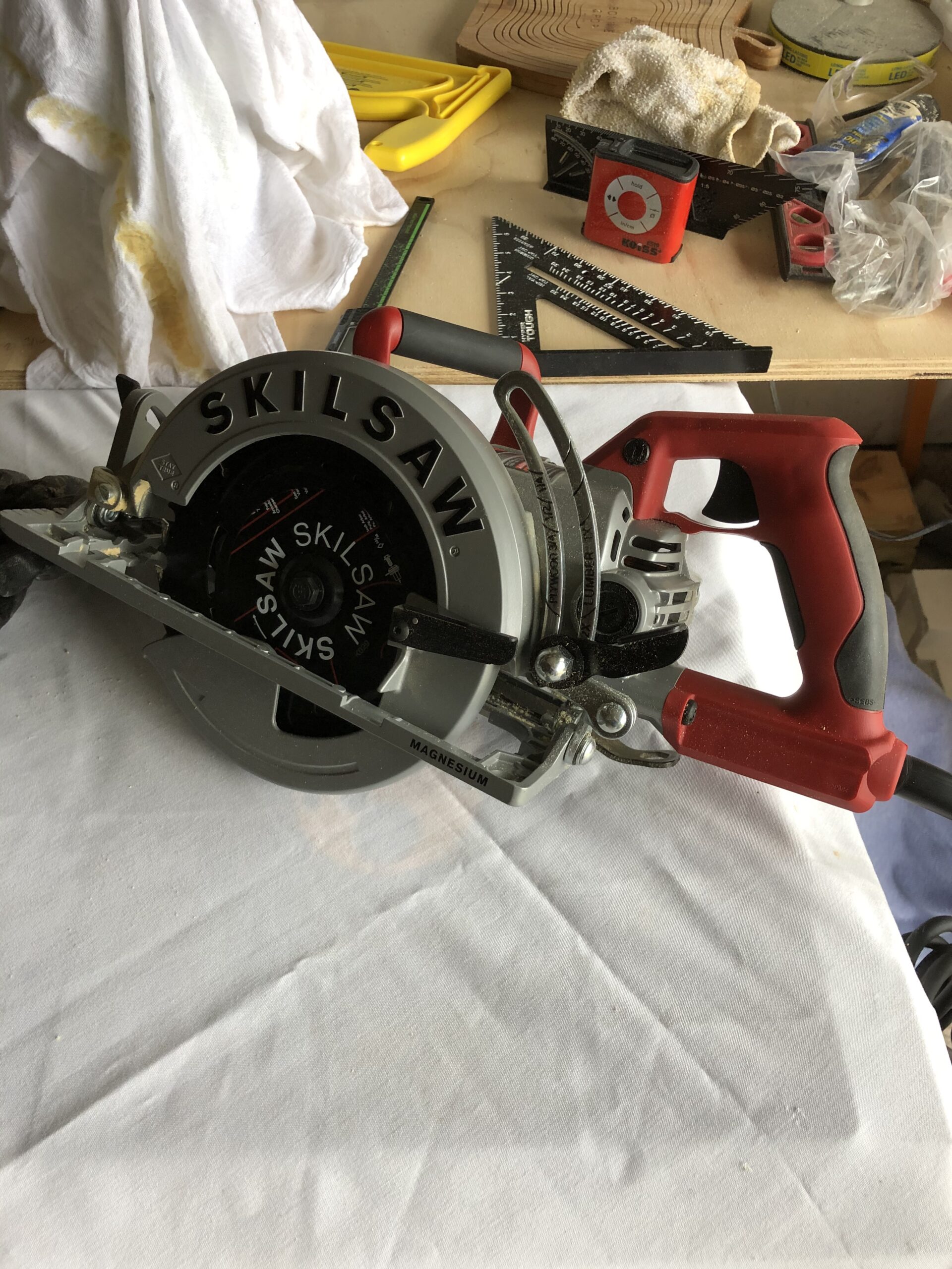 SKILSAW SPT77WML-01 15-Amp 7-1/4-Inch Lightweight Worm Drive Circular Saw, Silver - Customer Photo 3