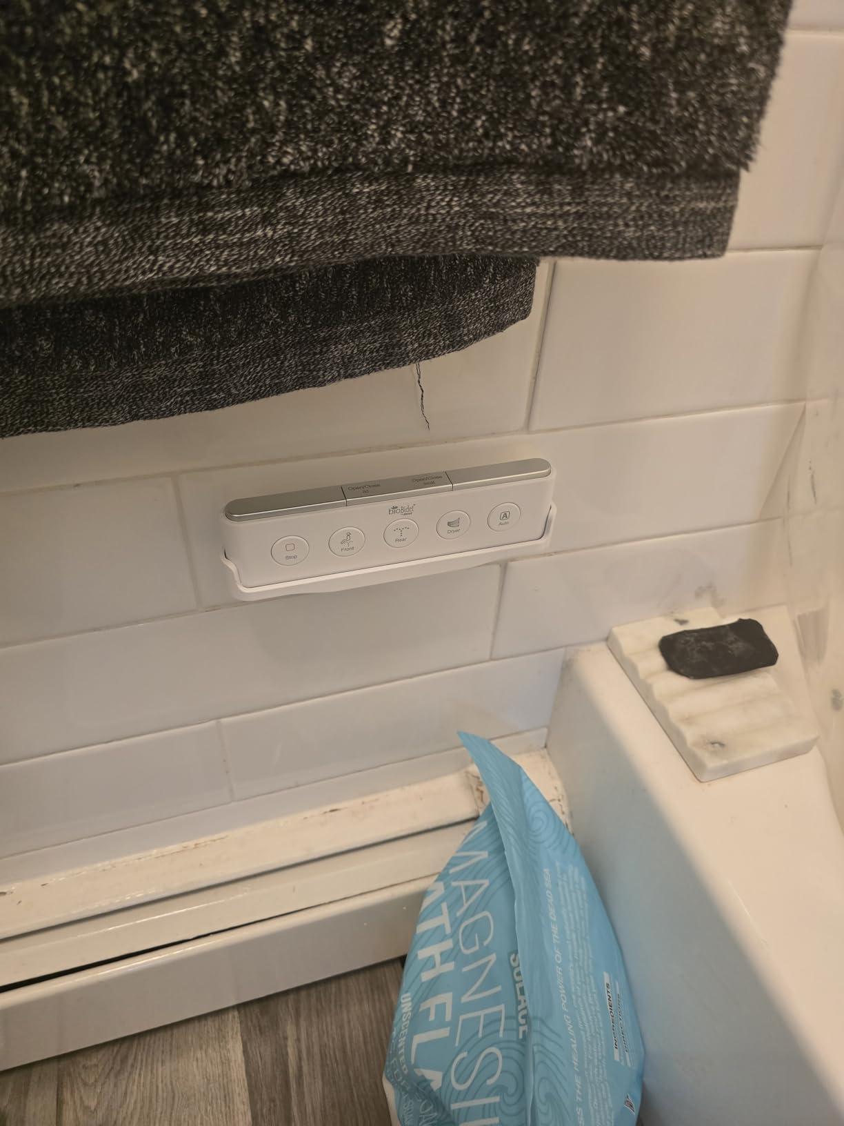 Bio Bidet BB2000 Bliss Electric Bidet Toilet Seat, Warm Water with Air Dryer, Heated Seat with Sensor and Slow Close Lid, Night Light, Remote Control, Elongated, White customer photo 1