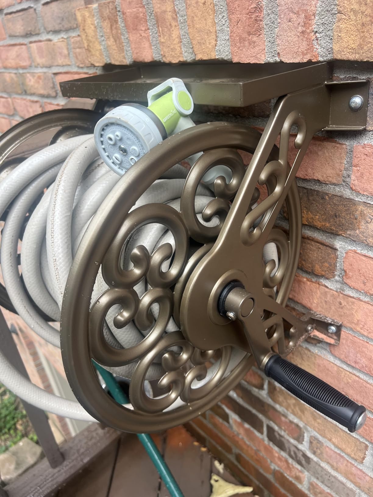 Liberty Garden 708 Steel Decorative Wall Mount Garden Hose Reel, Holds 125-Feet of 5/8-Inch Hose - Bronze customer photo 1