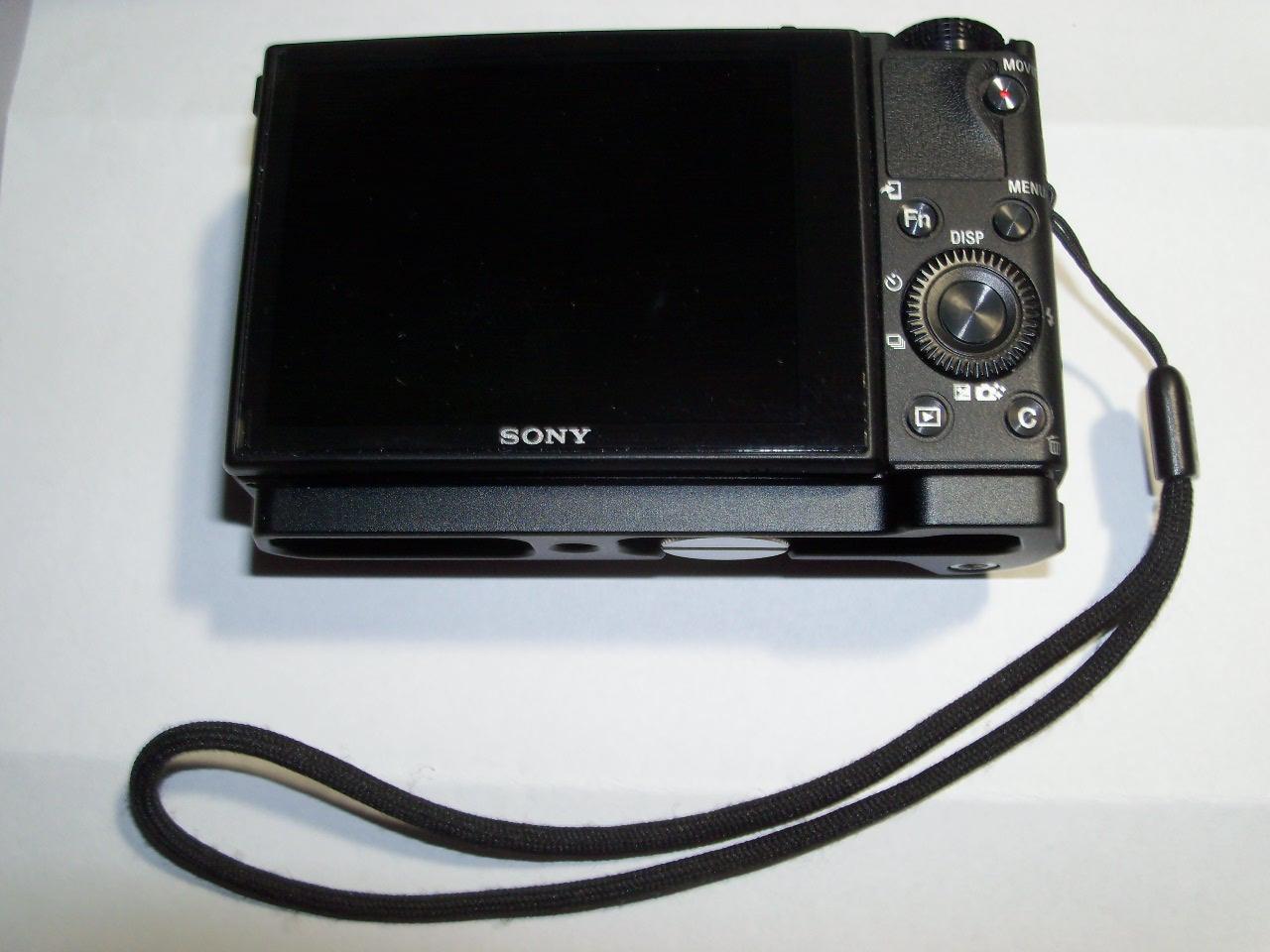 Sony RX100 III 20.1 MP Premium Compact Digital Camera w/1-inch Sensor and 24-70mm F1.8-2.8 ZEISS Zoom Lens (DSCRX100M3/B), 6in l x 4.65in w x 2.93in h, Black Customer Review Sony RX100 III 20.1 MP Premium Compact Digital Camera w/1-inch Sensor and 24-70mm F1.8-2.8 ZEISS Zoom Lens (DSCRX100M3/B), 6in l x 4.65in w x 2.93in h, Black - Customer Photo 1