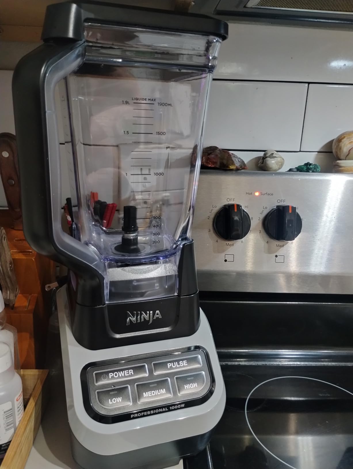 Ninja Professional Blender 1000W, Total Crushing Technology- Smoothies, Ice Crushing & Frozen Fruit, Full-Size Countertop Blender, 72-oz. Pitcher, Black & Grey, BL610 customer photo 2