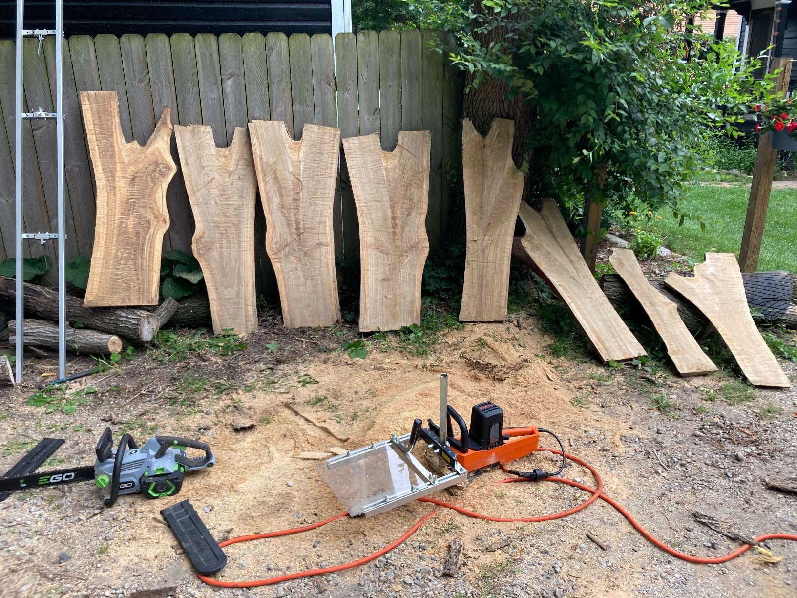 BLACK+DECKER Electric Chainsaw Corded, 18-Inch, 15-Amp Lightweight Chain Saw with Automatic Oiler (CS1518) - Customer Photo 1