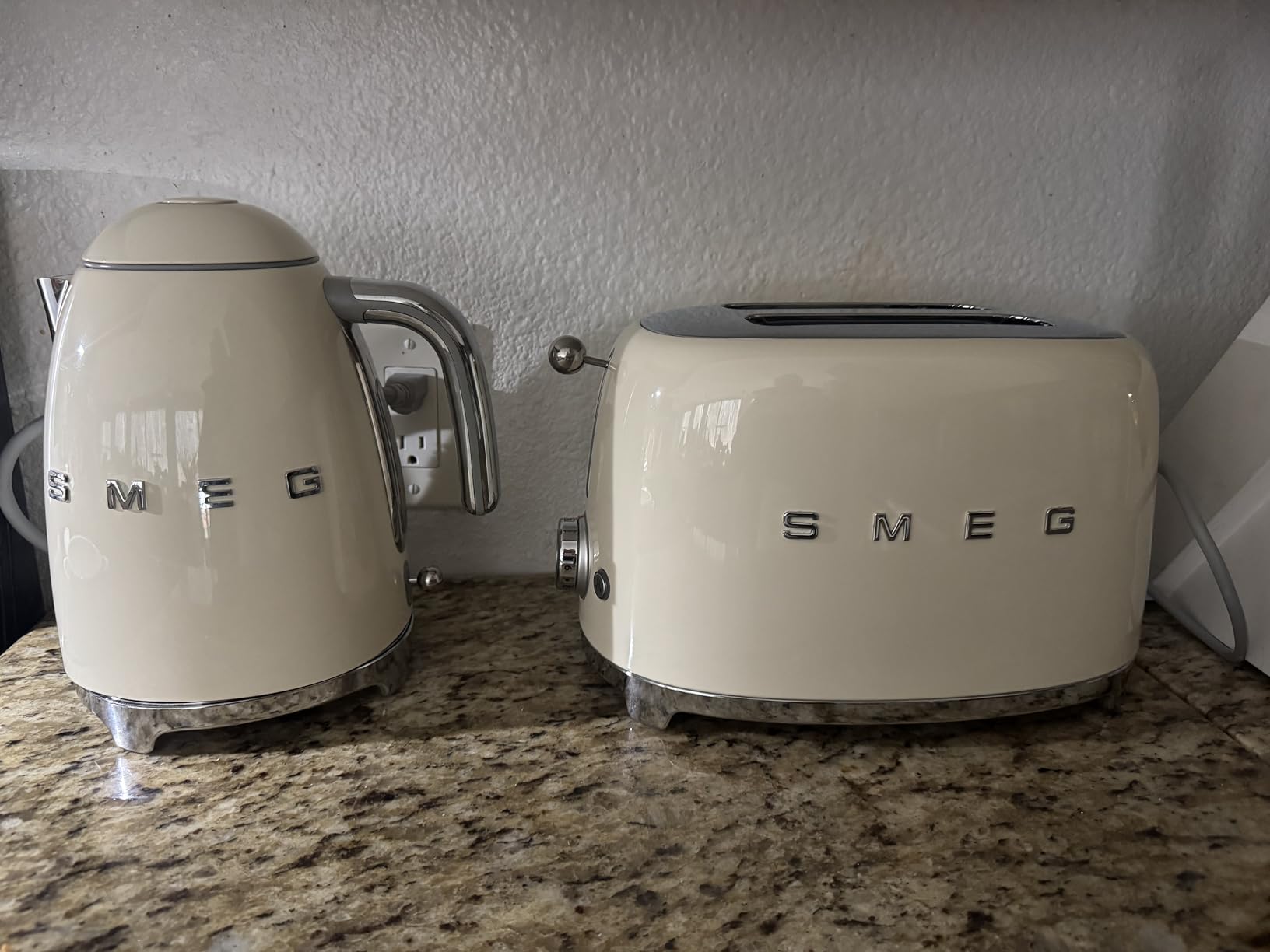 SMEG 2 Slice Toaster with 6 Presets and Defrost Function and Removable Crumb Tray TSF01SSUS, Stainless Steel Customer Review SMEG 2 Slice Toaster with 6 Presets and Defrost Function and Removable Crumb Tray TSF01SSUS, Stainless Steel - Customer Photo 2
