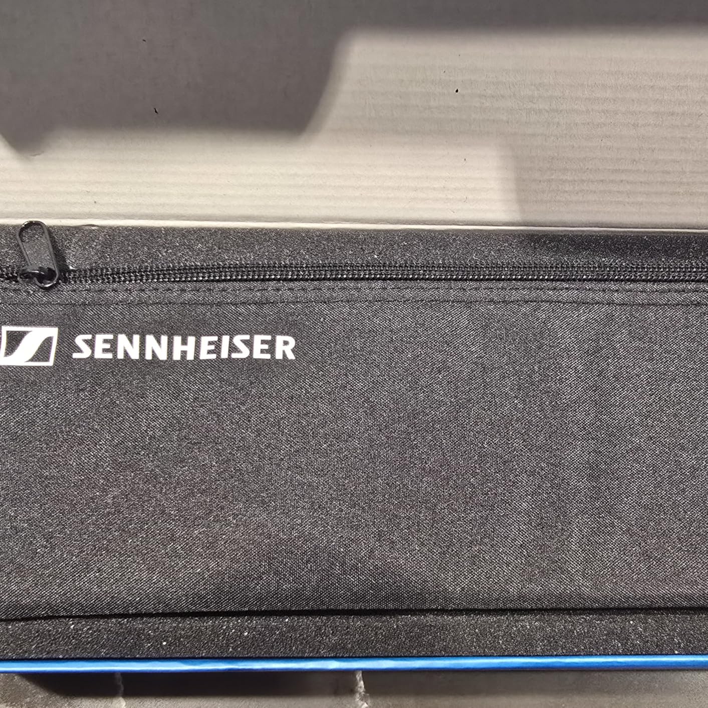 Sennheiser MKE 600 Shotgun Microphone with Auray Universal Shock Mount and Windshield, XLR - Customer Photo 1