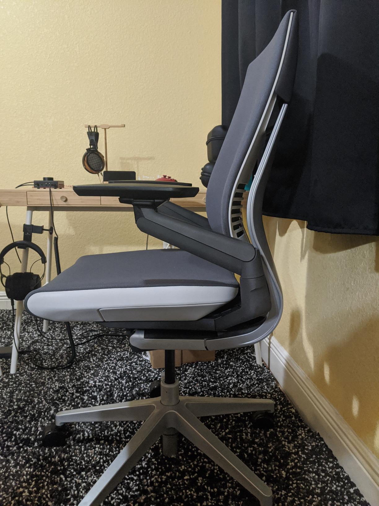 Steelcase Gesture Office Chair - Ergonomic Work Chair with Wheels for Carpet - Comfortable - Intuitive-to-Adjust for Desk - 360-Degree Arms - Licorice Fabric Customer Review Steelcase Gesture Office Chair - Ergonomic Work Chair with Wheels for Carpet - Comfortable - Intuitive-to-Adjust for Desk - 360-Degree Arms - Licorice Fabric - Customer Photo 3