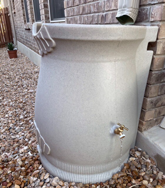 Good Ideas Rain Saver 50 Gallon Urn Shaped Self Draining Wizard Barrel Water Storage with Planter Space and 2 Brass Spigots, Light Granite customer photo 1