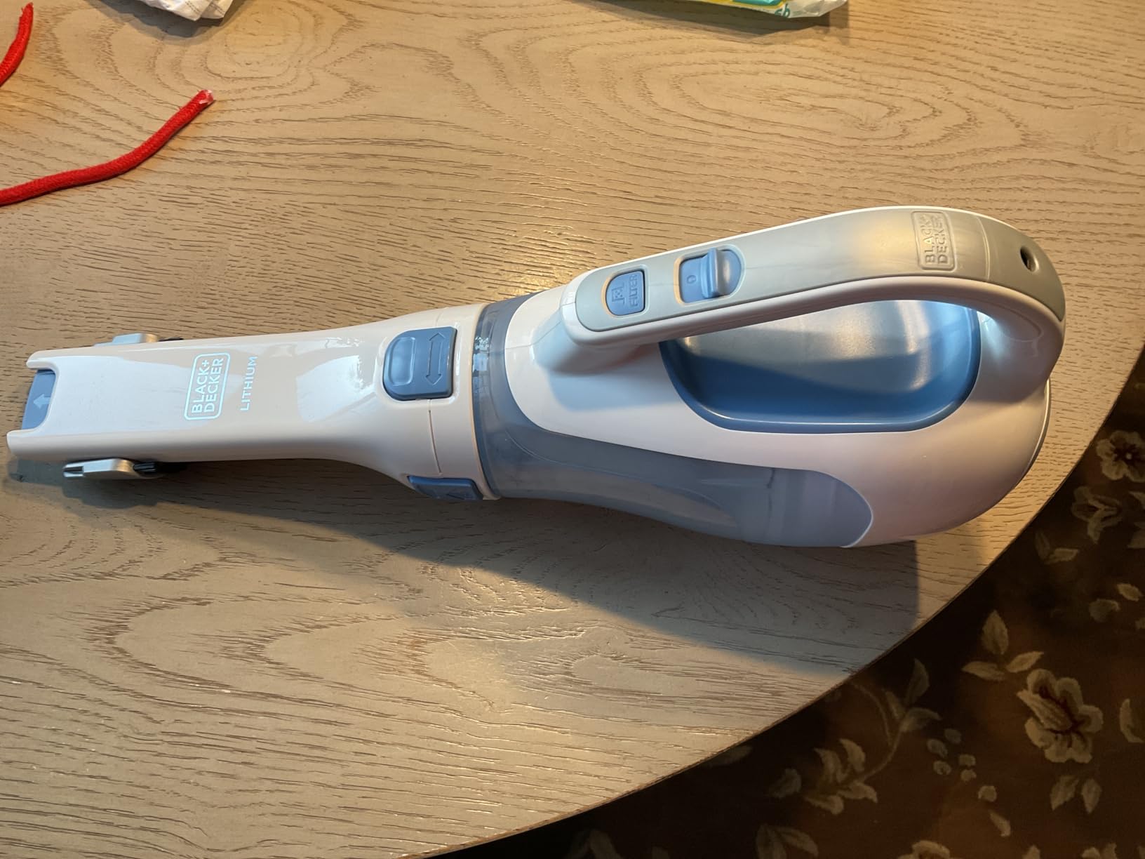 BLACK+DECKER dustbuster Handheld Vacuum, Cordless Car Vacuum Portable 12V, with Rotating and Extendable Nozzle (HHVI320JR02) Customer Review BLACK+DECKER dustbuster Handheld Vacuum, Cordless Car Vacuum Portable 12V, with Rotating and Extendable Nozzle (HHVI320JR02) - Customer Photo 1