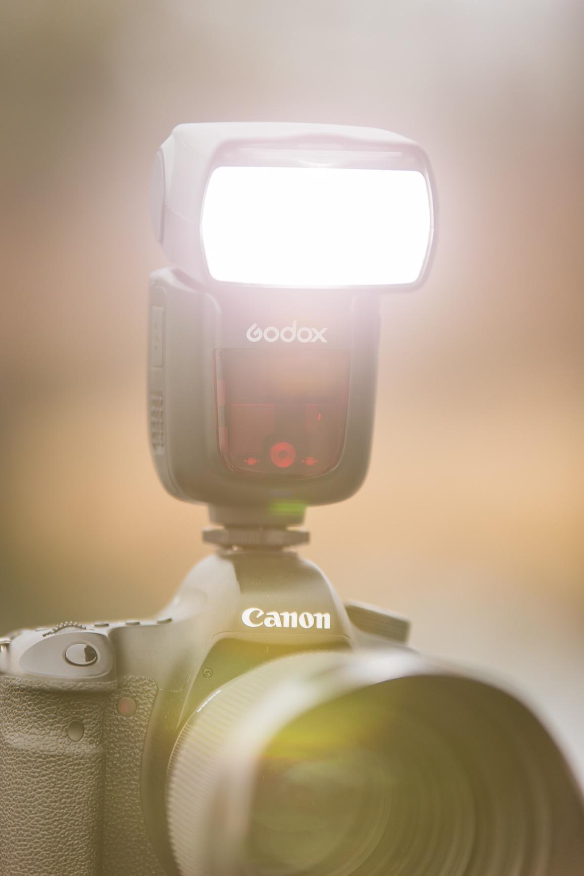 Godox V860II-C TTL Flash for Canon, GN60 2.4G Wireless Speedlite for Canon HSS 1/8000s, 2000mAh Li-ion Battery, Approx.650 Full Power Flashes, 1.5s Recycle Time, External Flash for Photography - Customer Photo 2