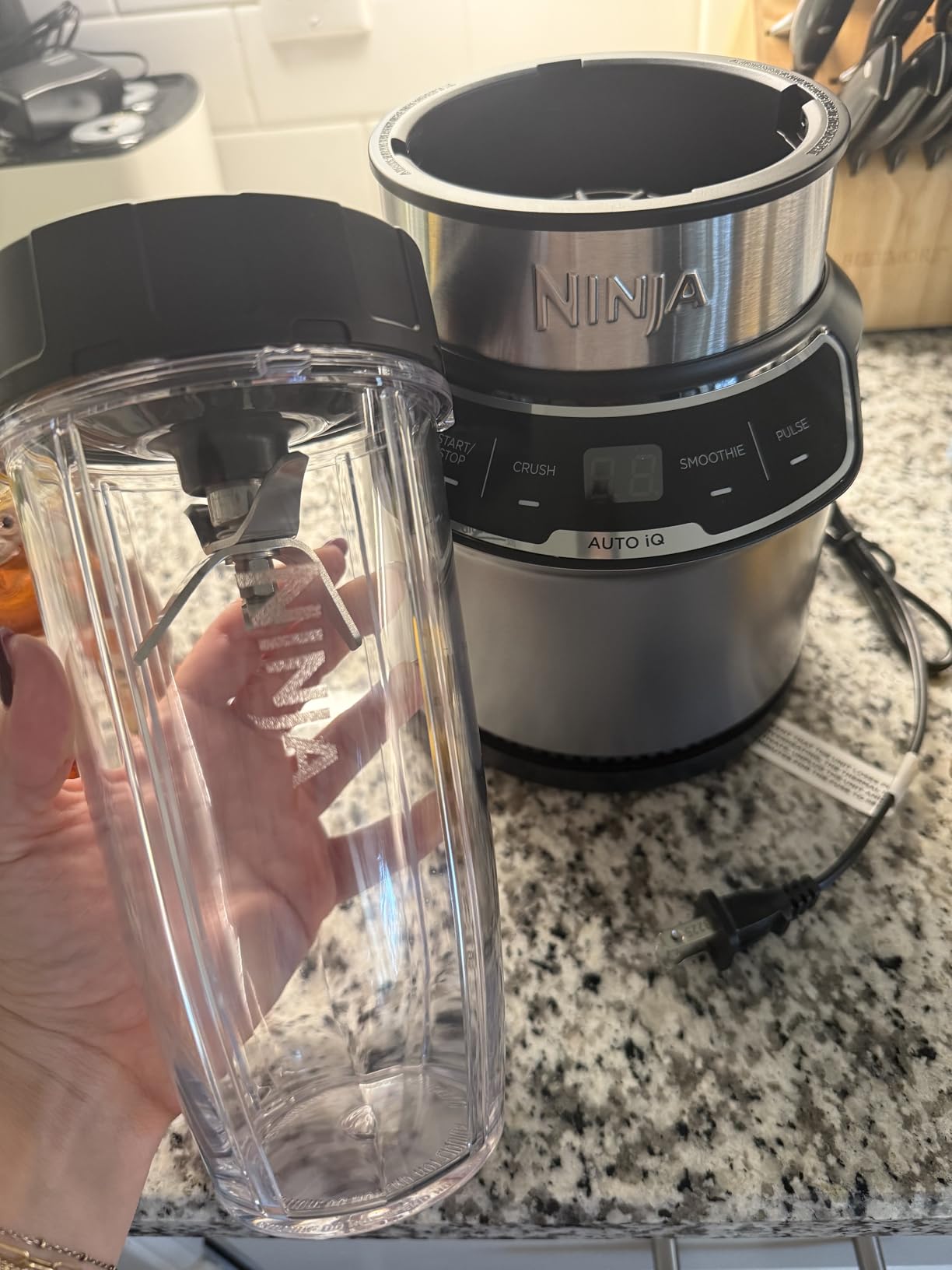 Ninja Fit Compact Personal Blender, Portable Blender for Smoothies, Shakes, Food Prep, and Frozen Blending, 700-Watt Base, 2 16-oz. Cups and Spout Lids, Black, QB3001SS - Customer Photo 4