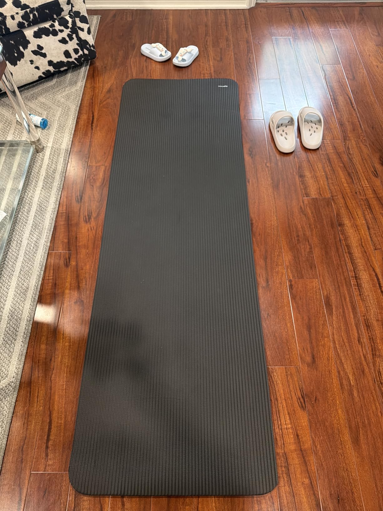 Amazon Basics Extra Thick Exercise Yoga Mat with Carrying Strap customer photo 1