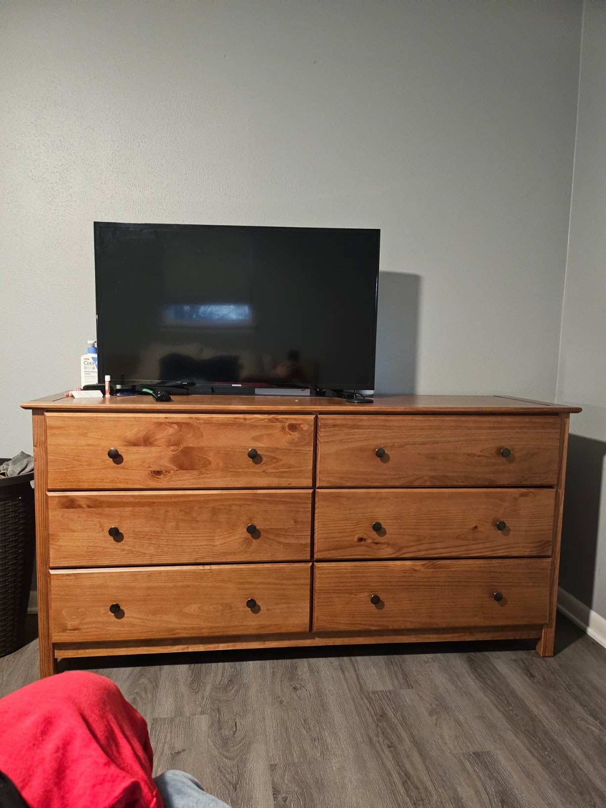 Grain Wood Furniture Shaker 6-Drawer Dresser, Solid Wood with a Cherry Finish - Customer Photo 2