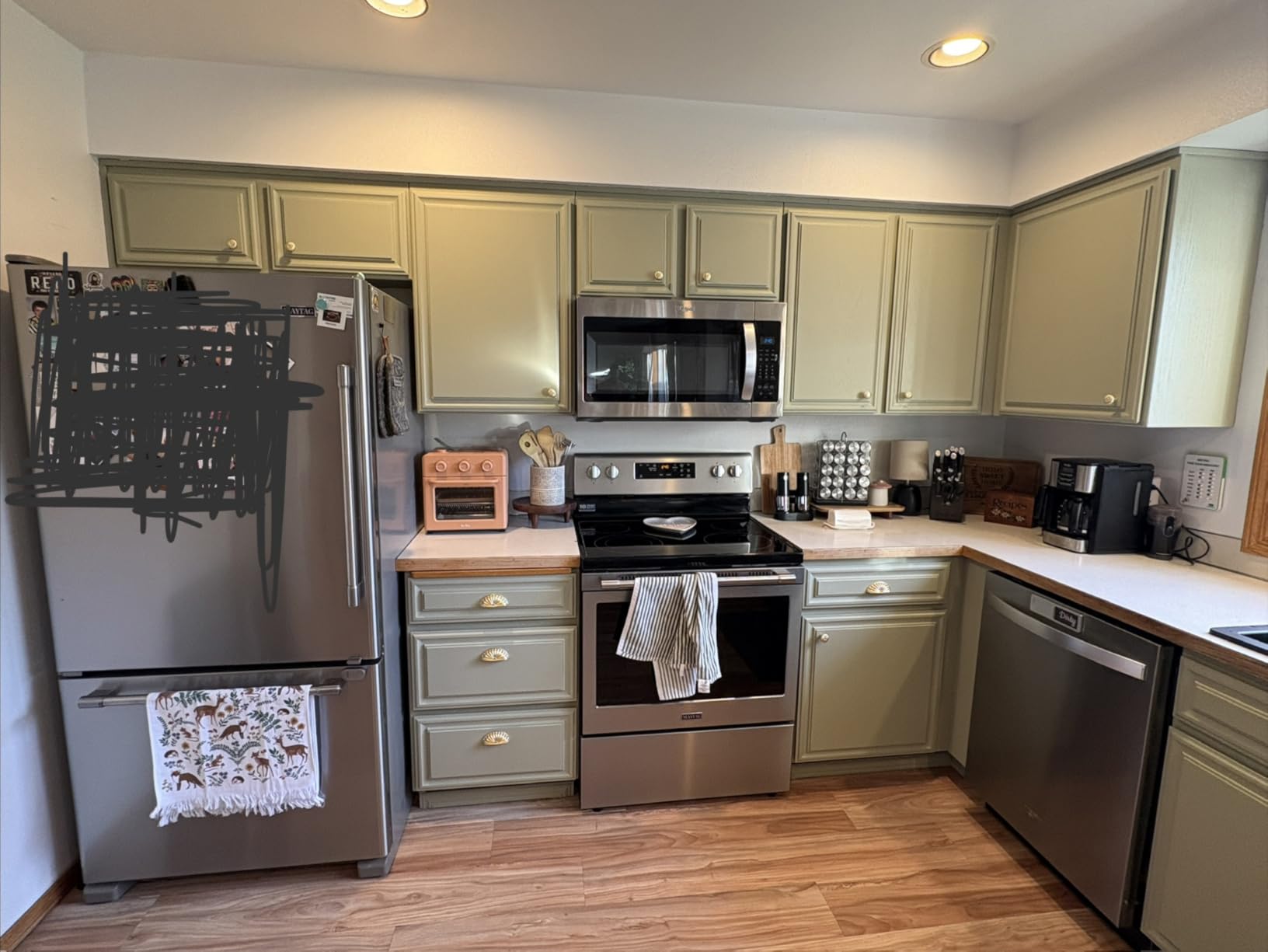 Heirloom Traditions ALL-IN-ONE Paint, Cashmere (true white), Quart - Durable cabinet and furniture paint. Built in primer and top coat, no sanding needed. Includes our 30 featured color card. - Customer Photo 1
