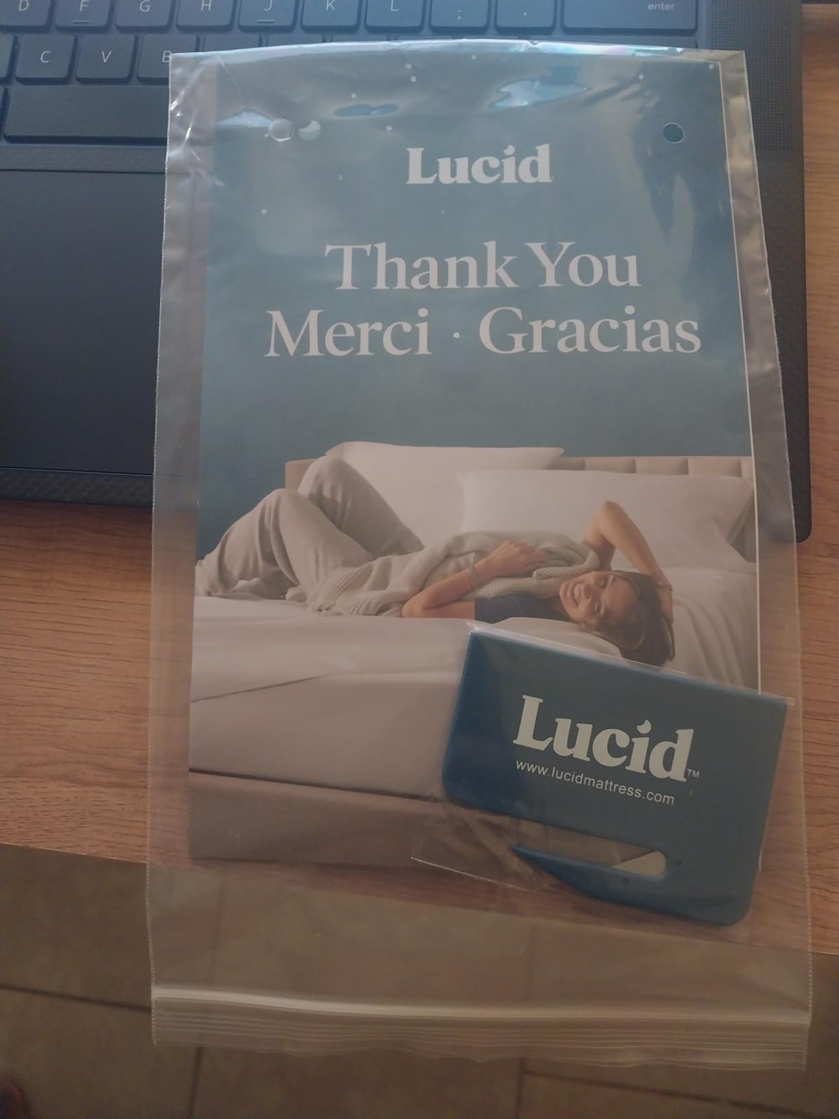 Lucid 4 Inch Memory Foam Mattress Topper, Queen Size - Cooling Gel Bed Topper - Pressure-Relieving Ultra Plush Feel - Ventilated Breathable Design - CertiPur Certified customer photo 1