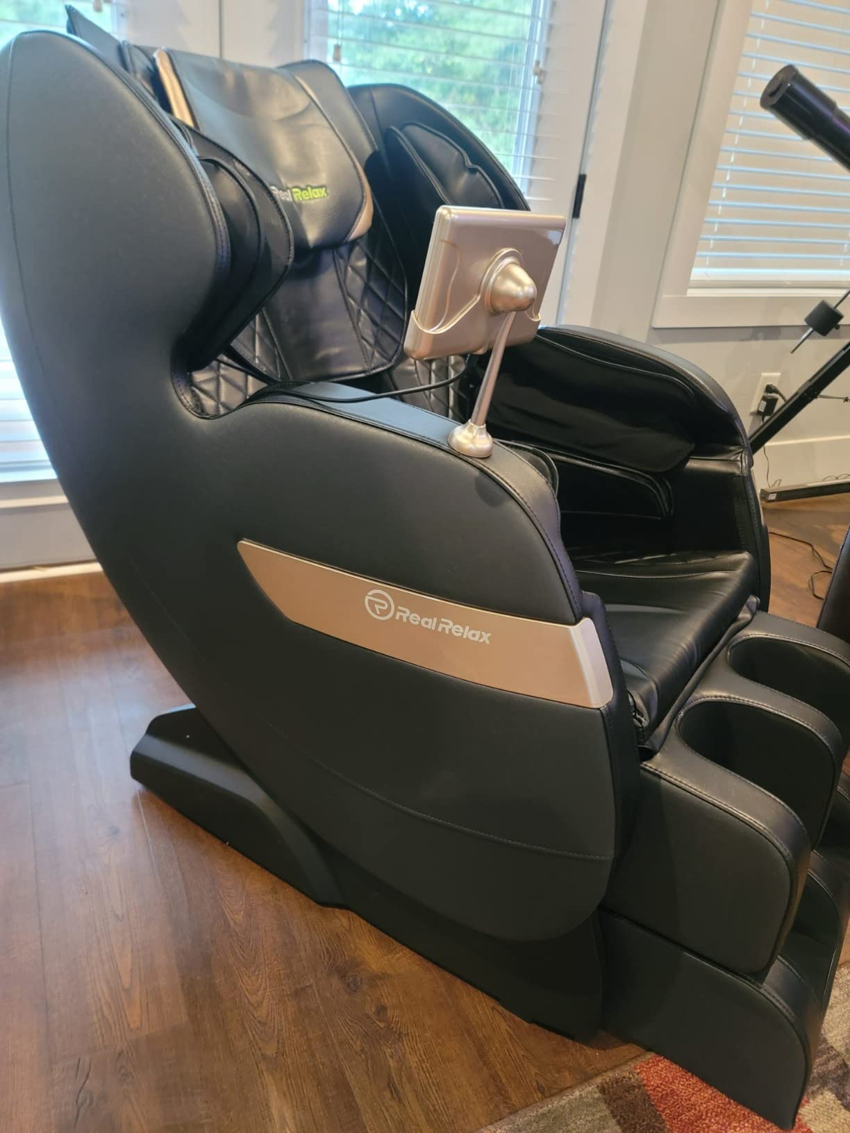 Real Relax 2025 Full Body Massage Chair of Dual-core S Track,Shiatsu Massage Recliner of Zero Gravity with APP and LCD Control,Bluetooth,Home or Office Use,Black - Customer Photo 1