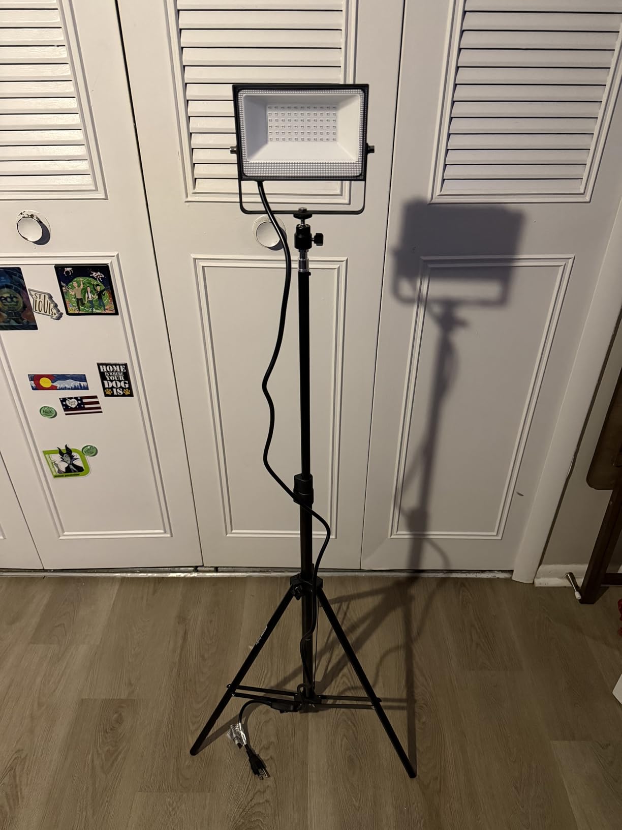 Amazon Basics Aluminum Light Photography Tripod Stand with Case - Pack of 2, 2.8 - 6.7 Feet, 1.81 lb, Black Customer Review Amazon Basics Aluminum Light Photography Tripod Stand with Case - Pack of 2, 2.8 - 6.7 Feet, 1.81 lb, Black - Customer Photo 1