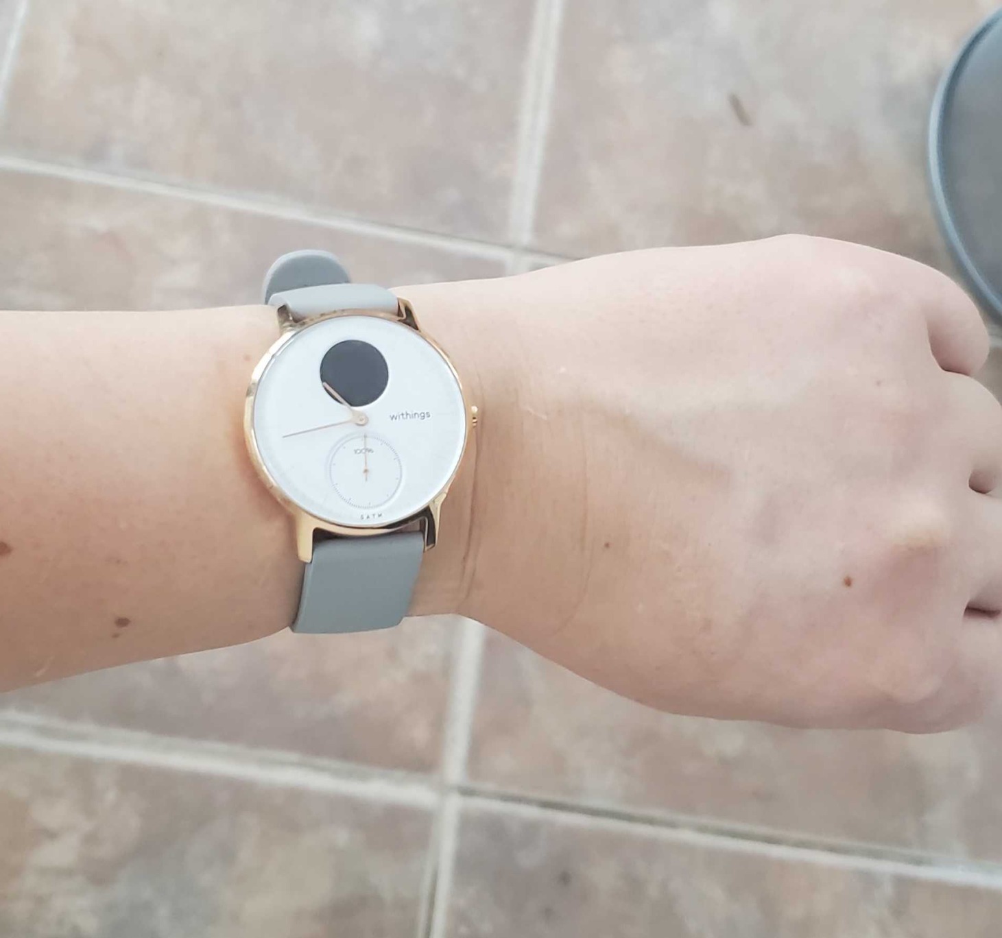 Withings Steel HR Hybrid Smartwatch - Activity, Sleep, Fitness and Heart Rate Tracker with Connected GPS, White, Grey Silicone - 36mm - Customer Photo 1