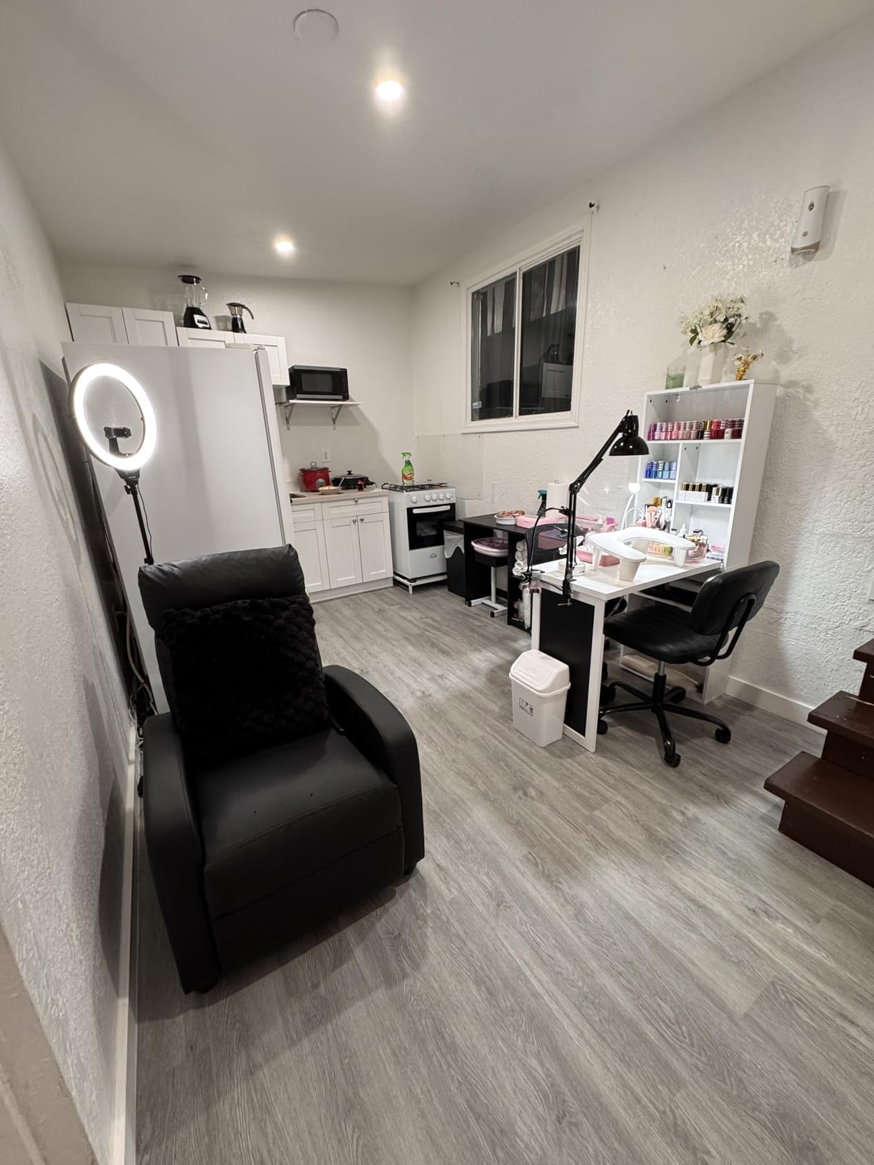 BestMassage | Recliner Chair | No Massage Function | Leather Black | with Lumbar Support, Adjustable Push Back, Wide Armrests, Footrest & Padded Seat | Easy Assembly | for Living Room, Home Theatre Customer Review BestMassage | Recliner Chair | No Massage Function | Leather Black | with Lumbar Support, Adjustable Push Back, Wide Armrests, Footrest & Padded Seat | Easy Assembly | for Living Room, Home Theatre - Customer Photo 1