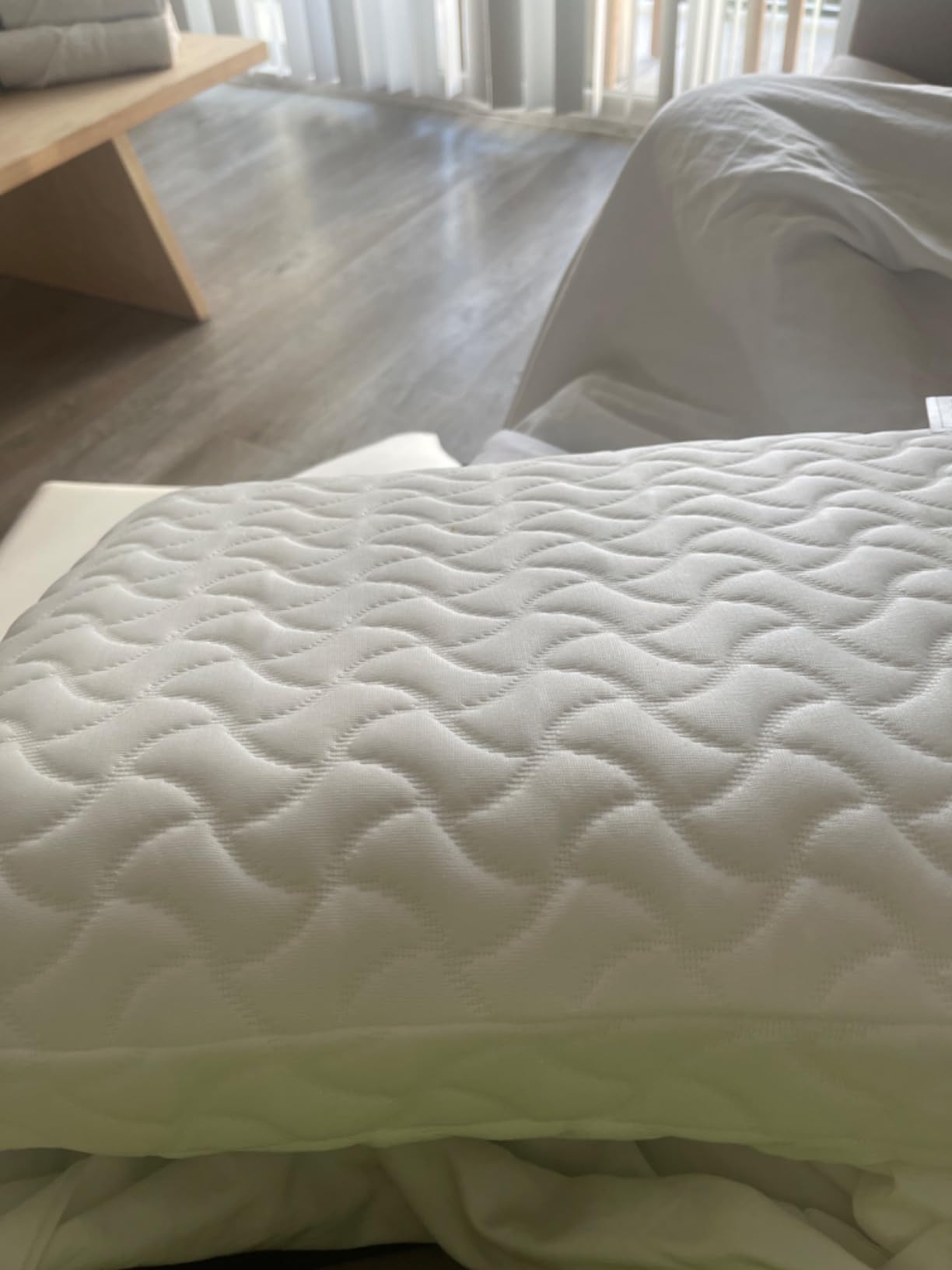 Tempur-Pedic TEMPUR-Cloud Pillow for Sleeping, Standard, White Customer Review Tempur-Pedic TEMPUR-Cloud Pillow for Sleeping, Standard, White - Customer Photo 5