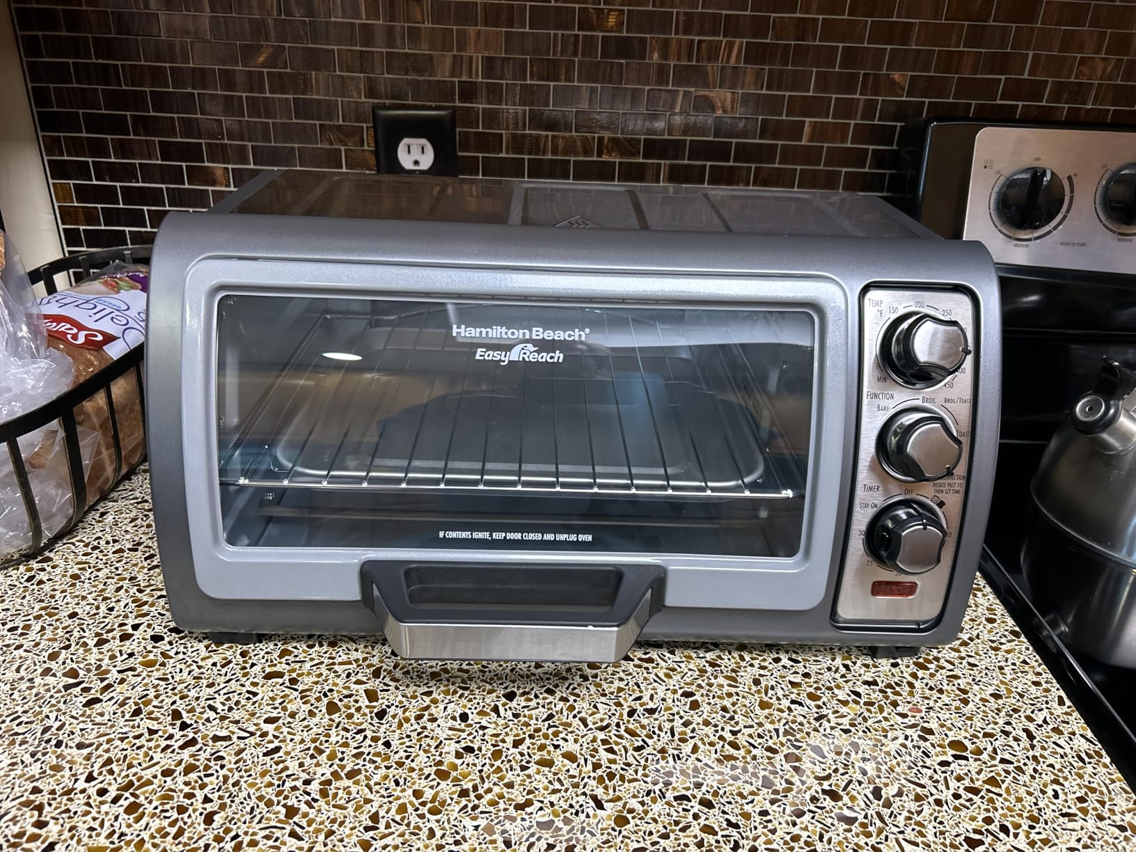 Hamilton Beach 6 Slice Convection Toaster Oven With Easy Reach Roll-Top Door, Bake, Broil & Toast Functions, Auto Shutoff, Silver (31123DA) customer photo 1