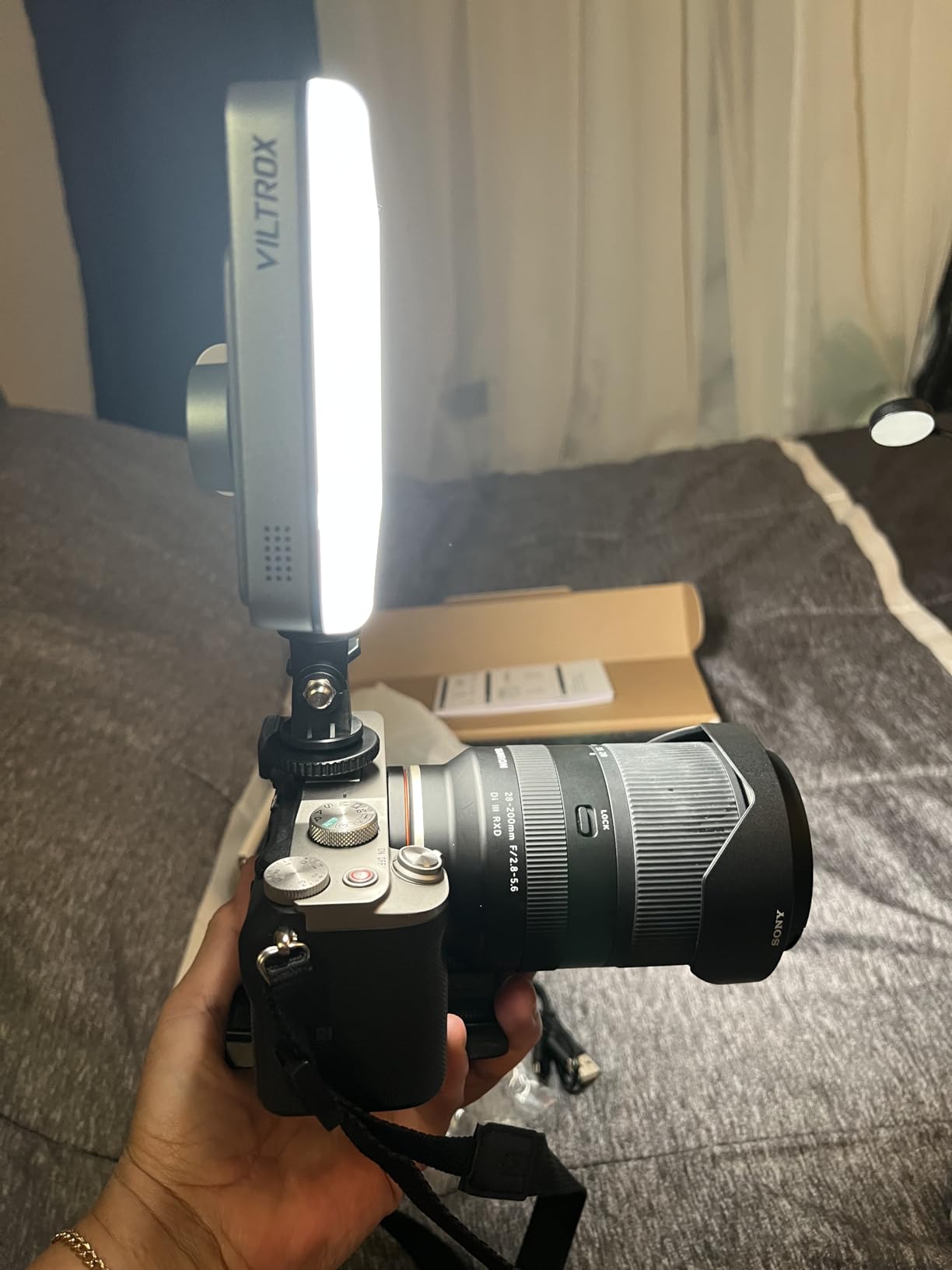 VILTROX 15W LED Video Light Panel, 3300K-5600K On Camera Light, Super Thin Key Light Panel with NP-F550, Led Photography Lighting CRI95+ for Studio Photography Video Recording Live Streaming - Customer Photo 2