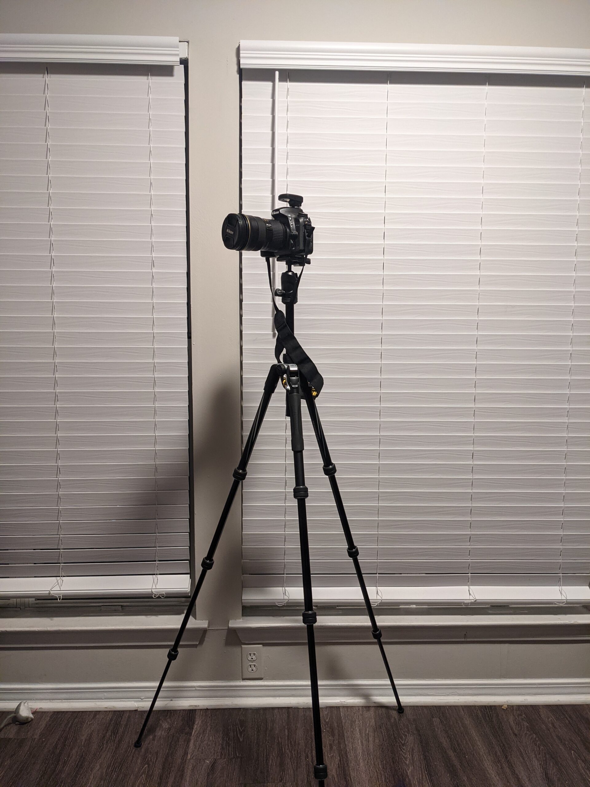 Manfrotto Befree Advanced Twist Camera Tripod Kit, Travel Tripod Kit with Fluid Head and Twist Closure, Portable and Compact, Carbon Camera Tripod for DSLR, Reflex, Mirrorless, Camera Accessories - Customer Photo 3