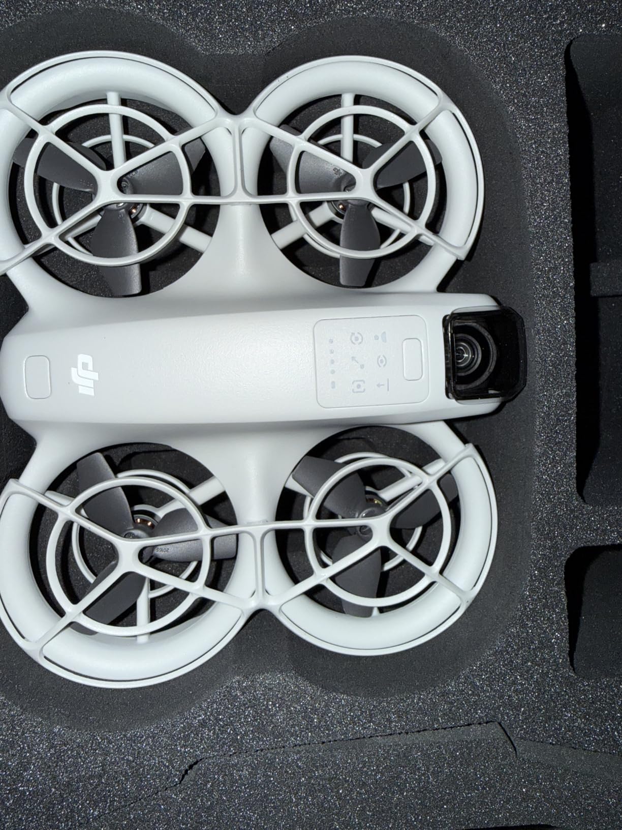 DJI Neo Mini Drone with 4K UHD Camera for Adults, 135g Self Flying Drone that Follows You, Palm Takeoff, Subject Tracking, QuickShots, Stabilized Video, Built-In Propeller Guard (Controller-Free) Customer Review DJI Neo Mini Drone with 4K UHD Camera for Adults, 135g Self Flying Drone that Follows You, Palm Takeoff, Subject Tracking, QuickShots, Stabilized Video, Built-In Propeller Guard (Controller-Free) - Customer Photo 4