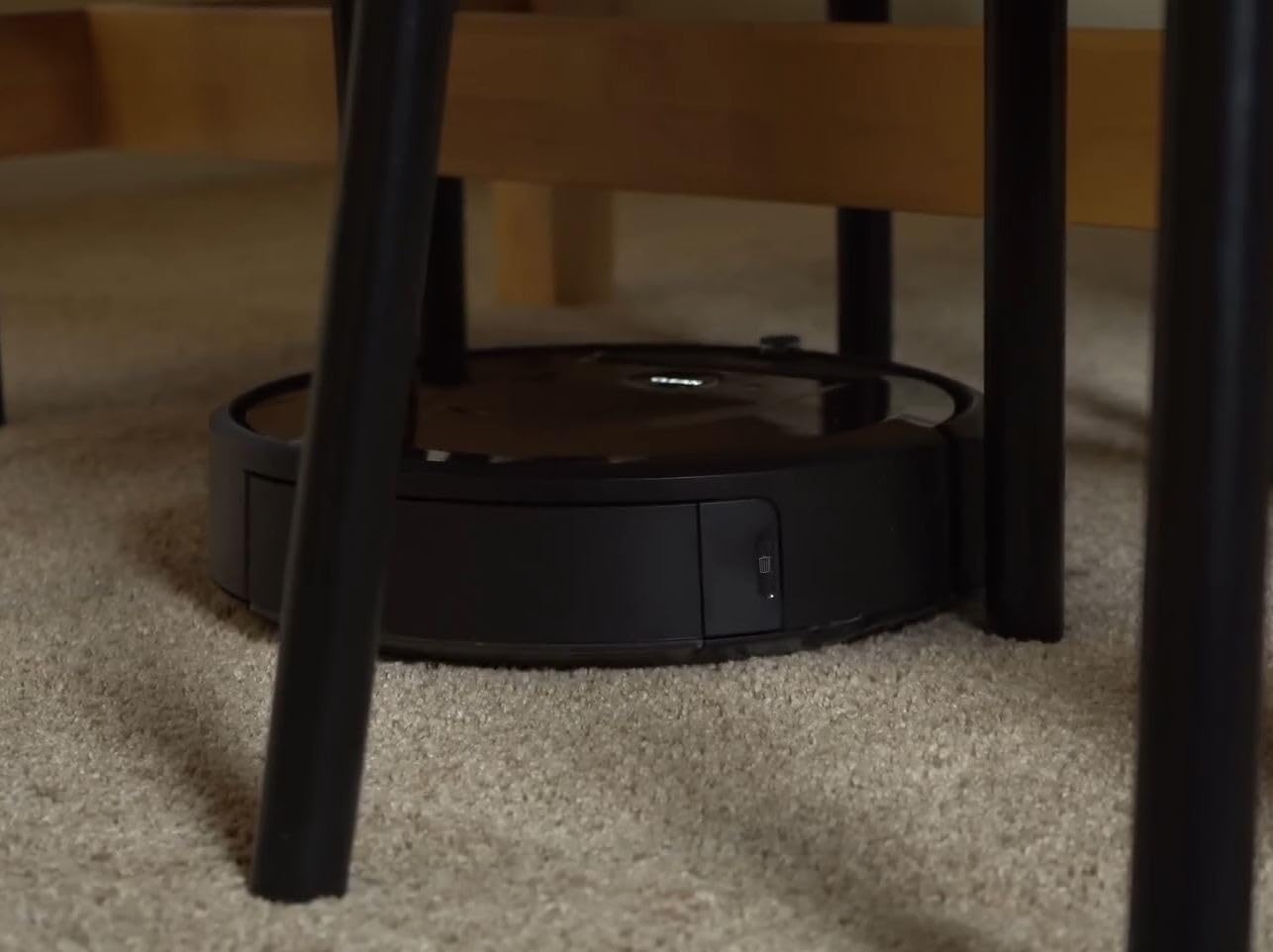 iRobot Roomba i7+ (7550) Robot Vacuum with Automatic Dirt Disposal- Empties Itself, Wi-Fi Connected, Smart Mapping, Works with Alexa, Ideal for Pet Hair, Carpets, Hard Floors Customer Review iRobot Roomba i7+ (7550) Robot Vacuum with Automatic Dirt Disposal- Empties Itself, Wi-Fi Connected, Smart Mapping, Works with Alexa, Ideal for Pet Hair, Carpets, Hard Floors - Customer Photo 1