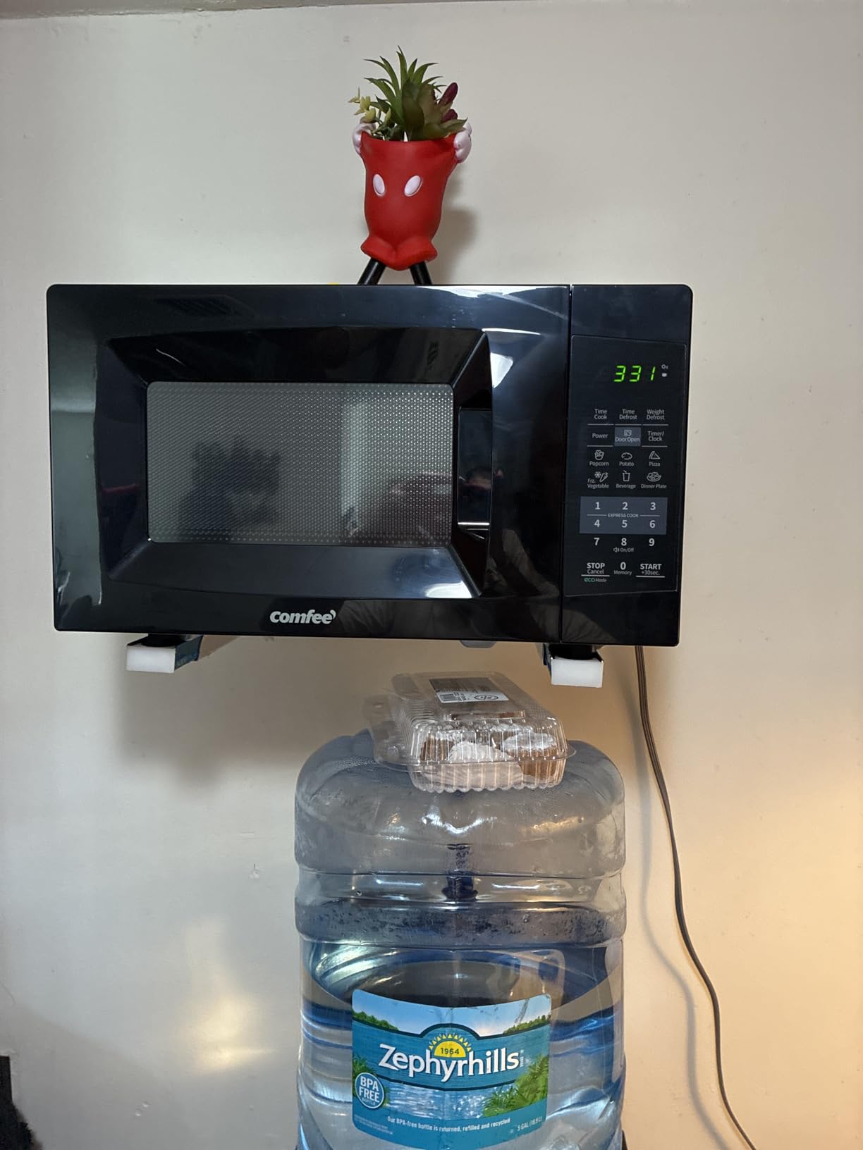 COMFEE' EM720CPL-PMB Countertop Microwave Oven with Sound On/Off, ECO Mode and Easy One-Touch Buttons, 0.7cu.ft, 700W, Black - Customer Photo 1