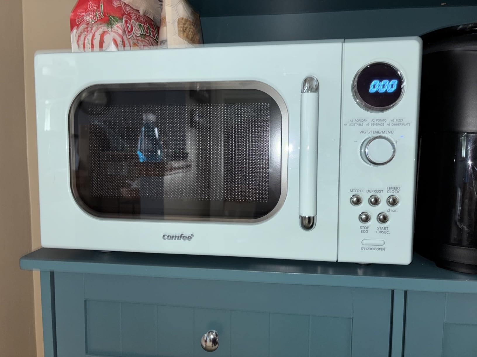 COMFEE' EM720CPL-PM Countertop Microwave Oven with Sound On/Off, ECO Mode and Easy One-Touch Buttons, 0.7 Cu Ft/700W, Pearl White - Customer Photo 2