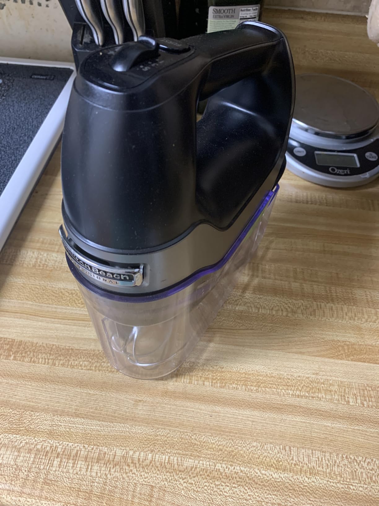 Hamilton Beach Professional 5-Speed Electric Hand Mixer with High-Performance DC Motor, Slow Start, Snap-On Storage Case, Stainless Steel Beaters & Whisk, White (62652) - Customer Photo 1