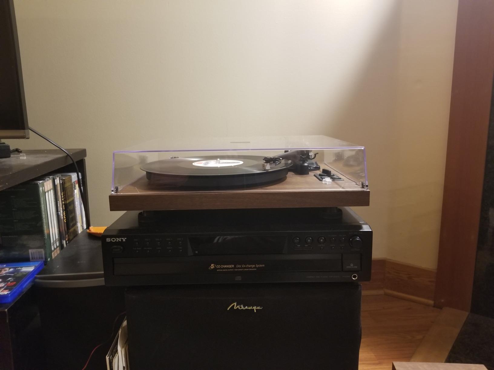 1 BY ONE Bluetooth Turntable HiFi System with 36 Watt Bookshelf Speakers, Patend Designed Vinyl Record Player with Magnetic Cartridge, Wireless Playback and Auto Off - Customer Photo 2