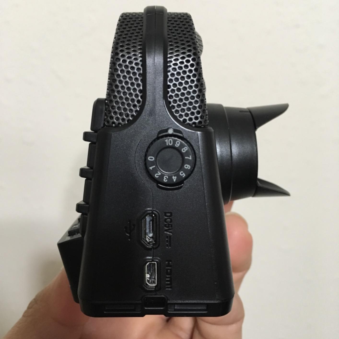 Zoom Q2n-4K Handy Video Recorder, 4K/30P Ultra High Definition Video, Compact Size, Stereo Microphones, Wide Angle Lens, for Recording Music, Video, YouTube Videos, Livestreaming - Customer Photo 1