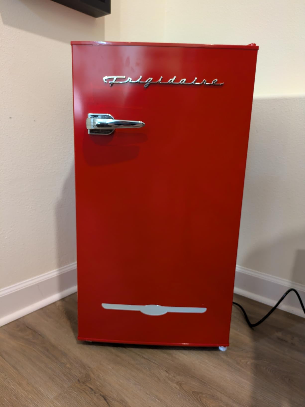 Frigidaire Retro Compact Fridge with Chiller, 3.2 cu ft Countertop Fridge with Built-In Bottle Opener, Compact Refrigerator for Office, Bedroom, Dorm Room or Cabin - 16.5 Frigidaire Retro Compact Fridge with Chiller, 3.2 cu ft Countertop Fridge with Built-In Bottle Opener, Compact Refrigerator for Office, Bedroom, Dorm Room or Cabin - 16.5