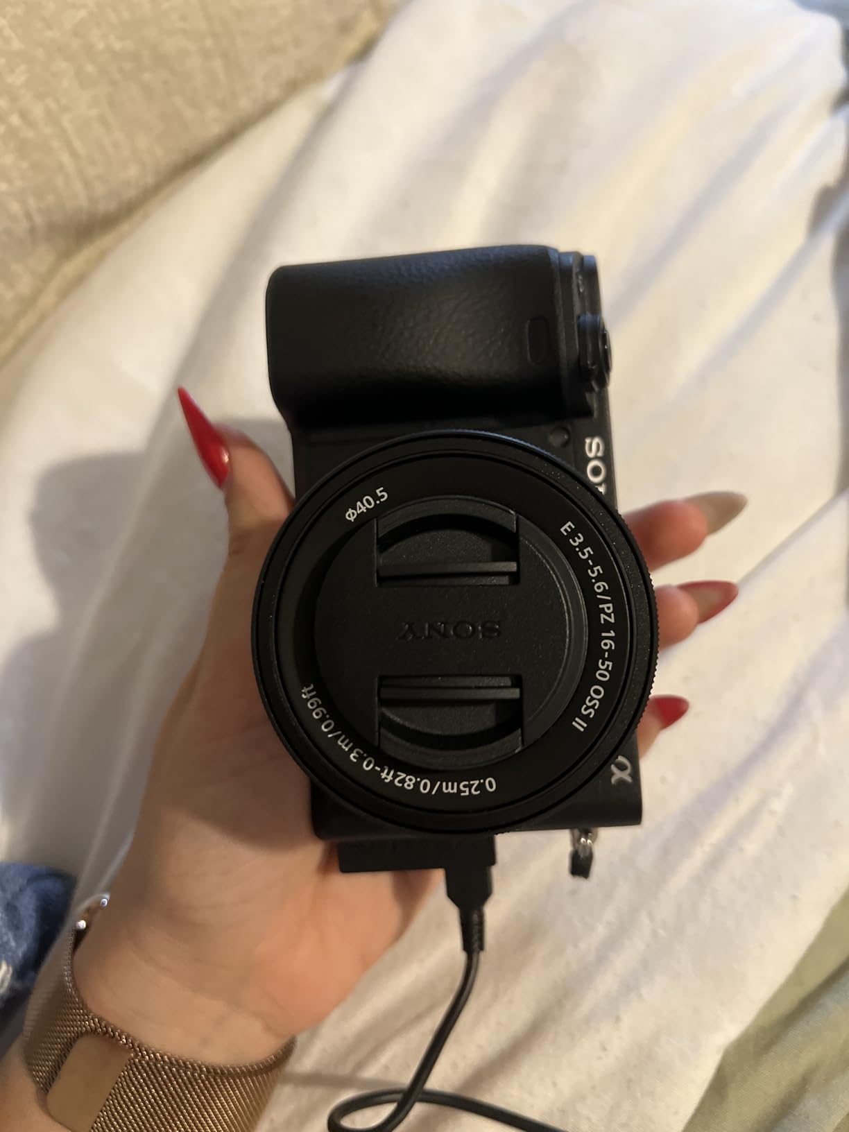 Sony Alpha a6400 Mirrorless Camera: Compact APS-C Interchangeable Lens Digital Camera with Real-Time Eye Auto Focus, 4K Video, Flip Screen & 16-50mm Lens - E Mount Compatible - ILCE-6400L/B, Black Customer Review Sony Alpha a6400 Mirrorless Camera: Compact APS-C Interchangeable Lens Digital Camera with Real-Time Eye Auto Focus, 4K Video, Flip Screen & 16-50mm Lens - E Mount Compatible - ILCE-6400L/B, Black - Customer Photo 2