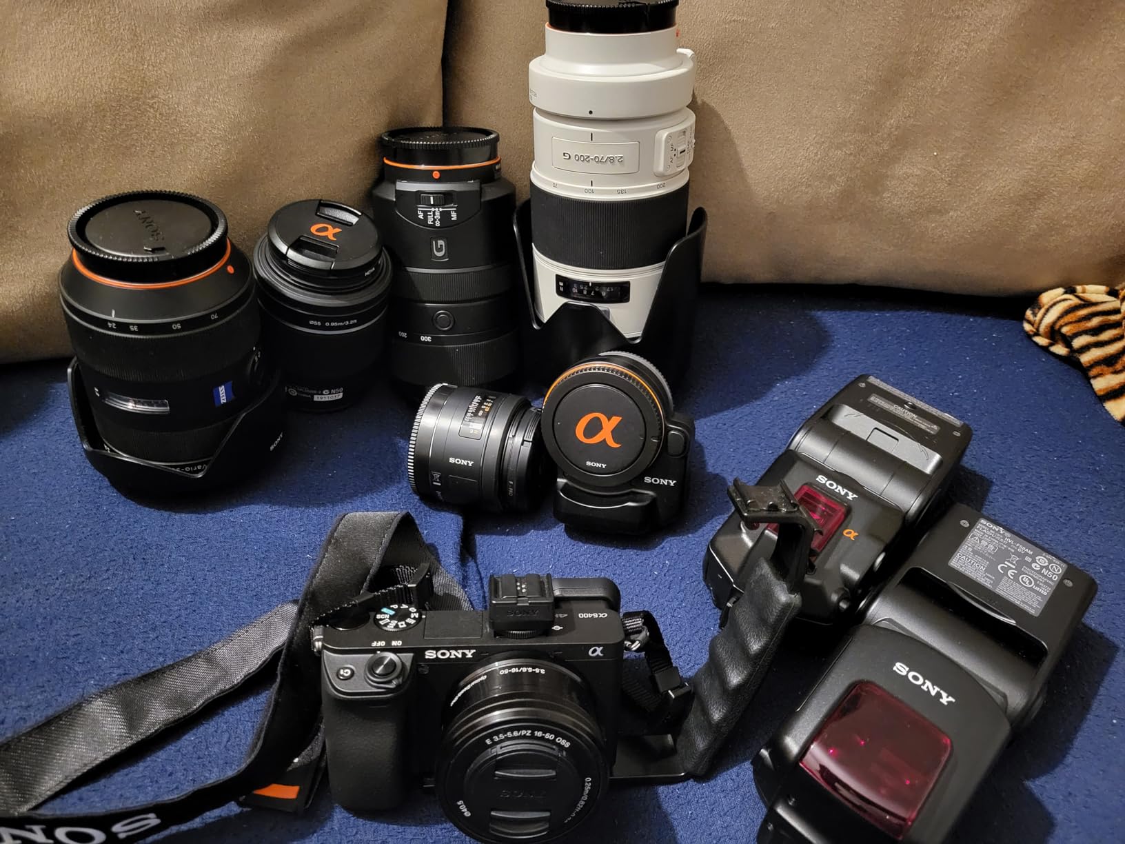 Sony Alpha a6400 Mirrorless Camera: Compact APS-C Interchangeable Lens Digital Camera with Real-Time Eye Auto Focus, 4K Video, Flip Screen & 16-50mm Lens - E Mount Compatible - ILCE-6400L/B, Black - Customer Photo 2