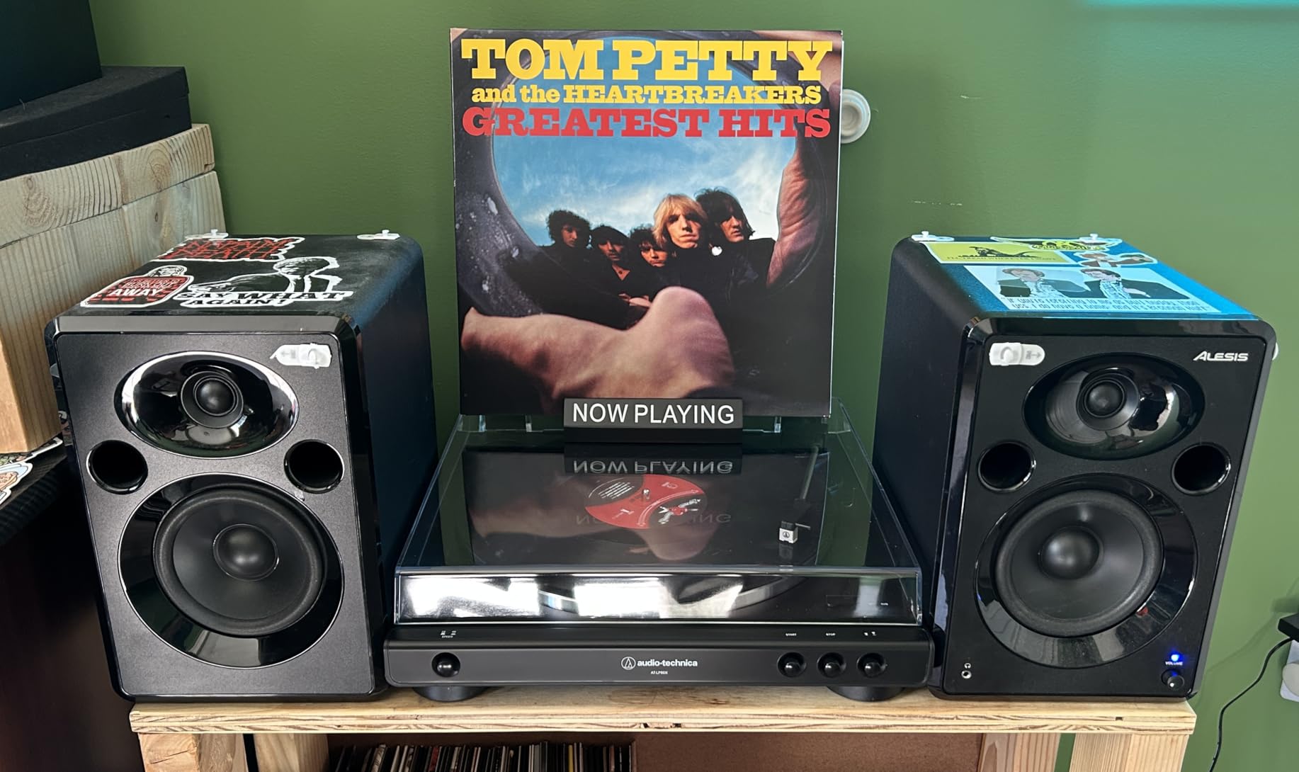 Audio-Technica AT-LP60X-GM Fully Automatic Belt-Drive Stereo Turntable, Gunmetal/Black, Hi-Fidelity, Plays 33-1/3 and 45 RPM Vinyl Records, Dust Cover, Anti-Resonance, Die-Cast Aluminum Platter - Customer Photo 1