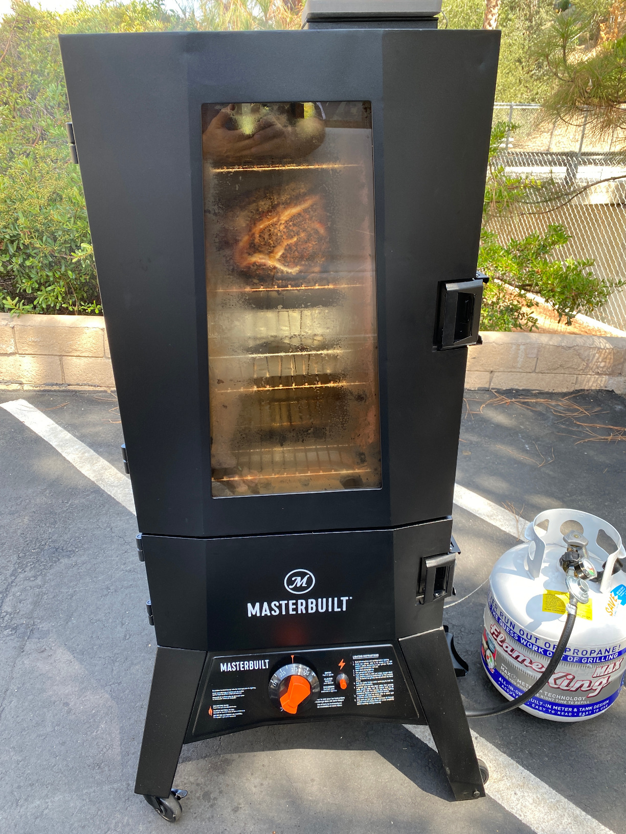 Masterbuilt 40-inch ThermoTemp Propane Gas Vertical BBQ Smoker customer photo 1