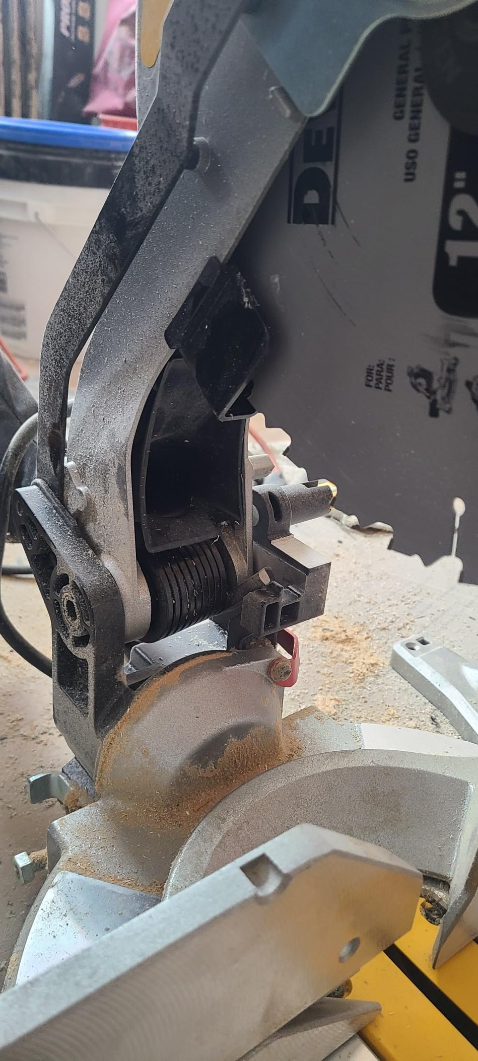 DEWALT 12-Inch Miter Saw, 15-Amp, Single Bevel, Compound (DWS715) Customer Review DEWALT 12-Inch Miter Saw, 15-Amp, Single Bevel, Compound (DWS715) - Customer Photo 3