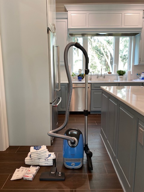 Miele Classic C1 Turbo Team Bagged Canister Vacuum, Tech Blue - Portable, Household - Customer Photo 3