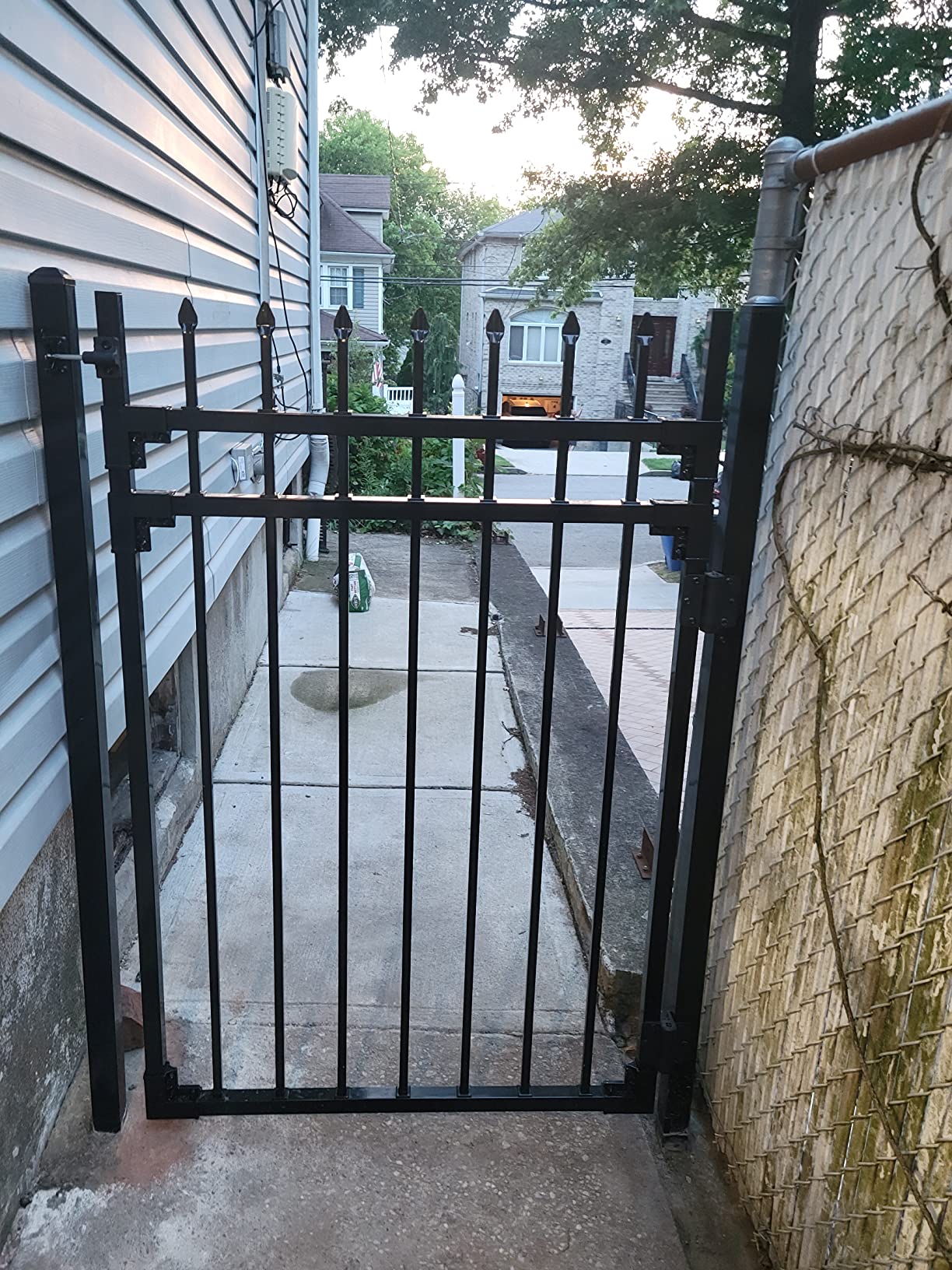 XCEL Fence Black Steel Anti-Rust Fence Gate - Sharp End Pickets - 4ft W x 5ft H - Easy Installation Kit, for Residential, Outdoor, Yard, Patio, Entry Way, 3-Rail Metal Gate Customer Review XCEL Fence Black Steel Anti-Rust Fence Gate - Sharp End Pickets - 4ft W x 5ft H - Easy Installation Kit, for Residential, Outdoor, Yard, Patio, Entry Way, 3-Rail Metal Gate - Customer Photo 1