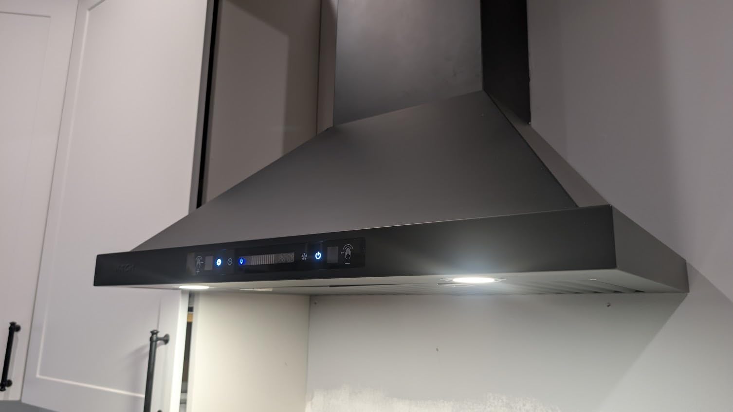 IKTCH 30-inch Wall Mount Range Hood 900 CFM Ducted/Ductless Convertible, Kitchen Chimney Vent Stainless Steel with Gesture Sensing & Touch Control Switch Panel, 2 Pcs Adjustable Lights(IKP02-30'') - Customer Photo 2