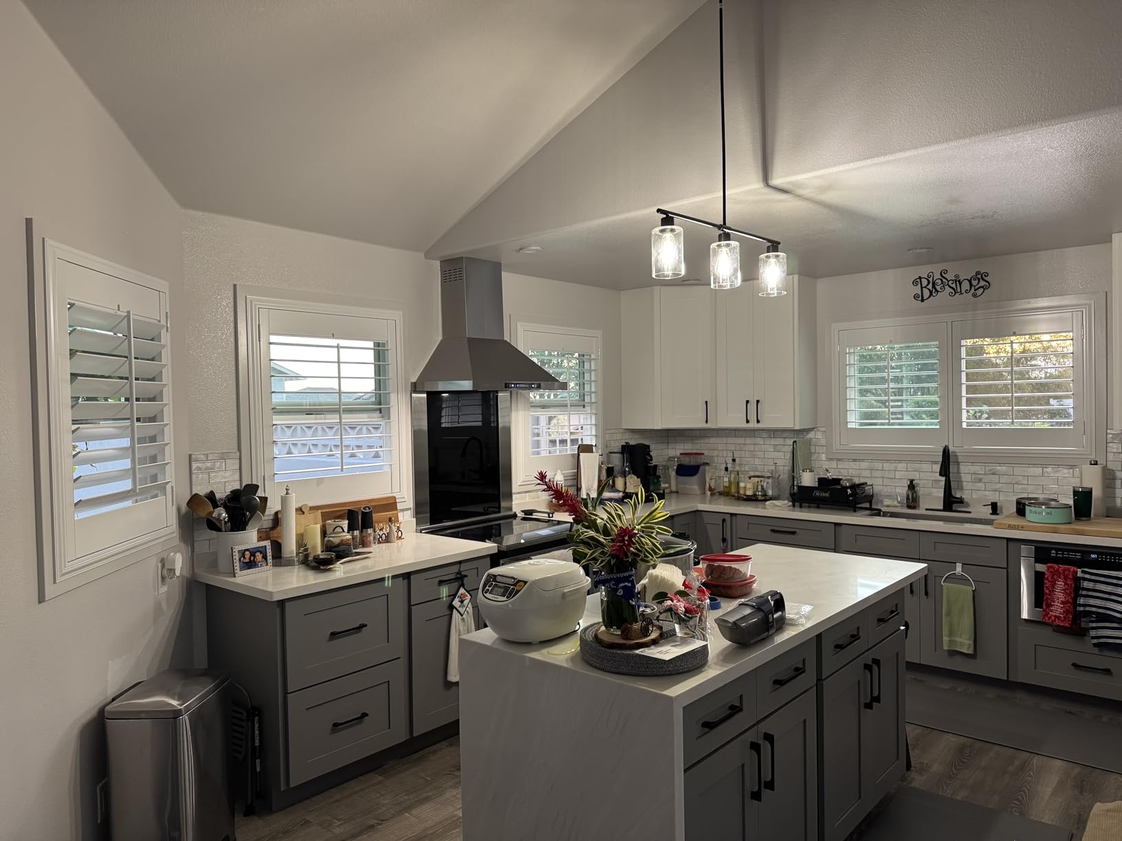 IKTCH 36-inch Wall Mount Range Hood 900 CFM Ducted/Ductless Convertible, Kitchen Chimney Vent Stainless Steel with Gesture Sensing & Touch Control Switch Panel, 2 Pcs Adjustable Lights(IKP02-36'') customer photo 1