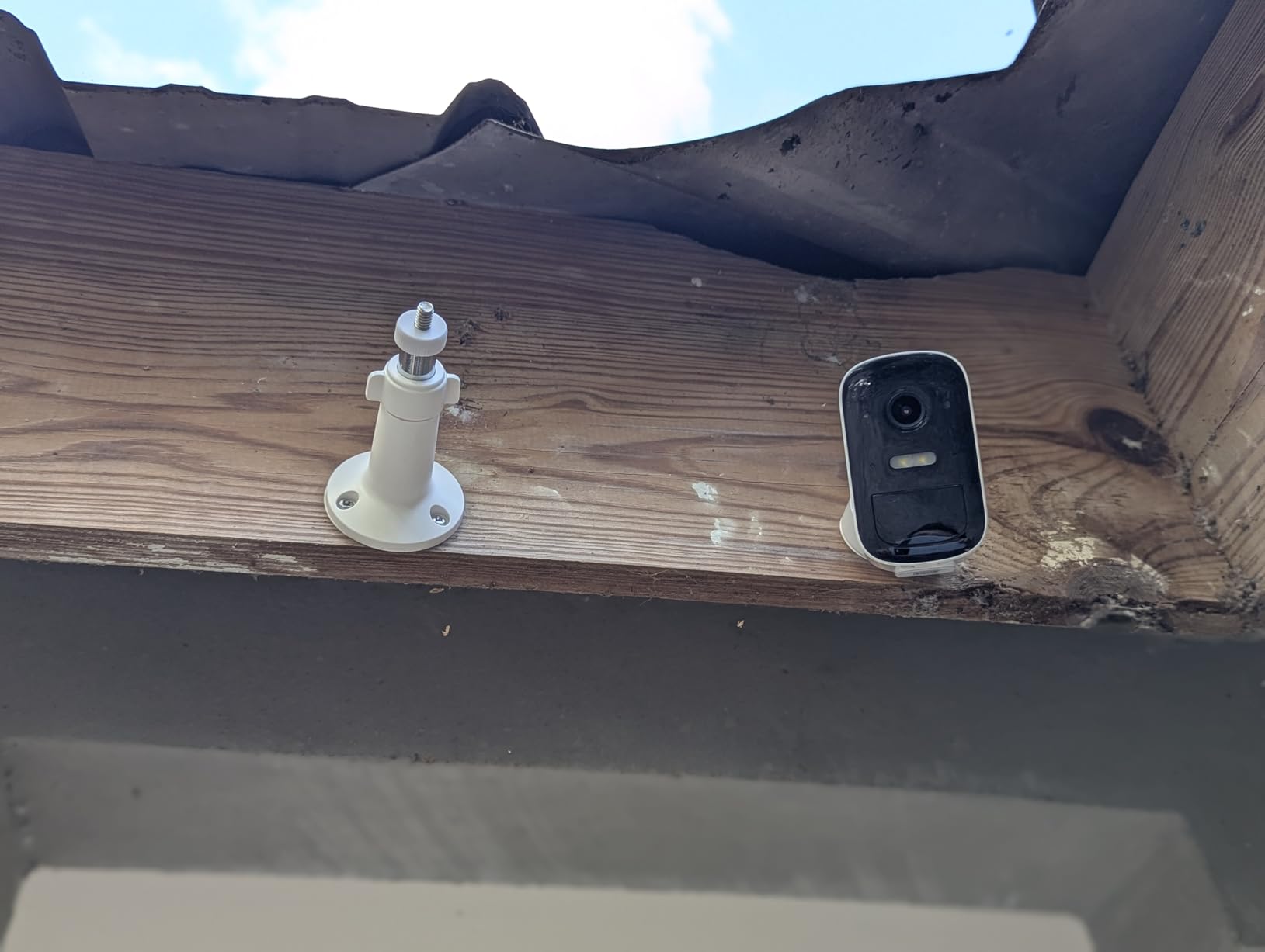 eufy Security, eufyCam 2C 2-Cam Kit, Security Camera Wireless Outdoor, Home Security System, HomeKit Compatibility, 1080p HD, IP67, Night Vision, Motion Only Alert, No Monthly Fee - Customer Photo 2