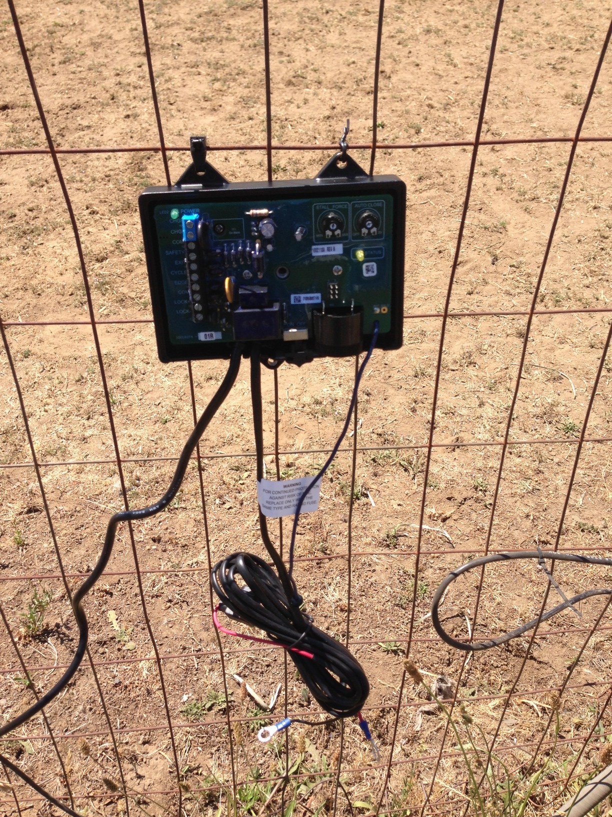 Mighty Mule MM271 Automatic Gate Opener, Solar Ready, Comes with Gate Opener Remote and More-Up to 12ft Long or 300lb, Black, 1 Gate Opener Kit Customer Review Mighty Mule MM271 Automatic Gate Opener, Solar Ready, Comes with Gate Opener Remote and More-Up to 12ft Long or 300lb, Black, 1 Gate Opener Kit - Customer Photo 2
